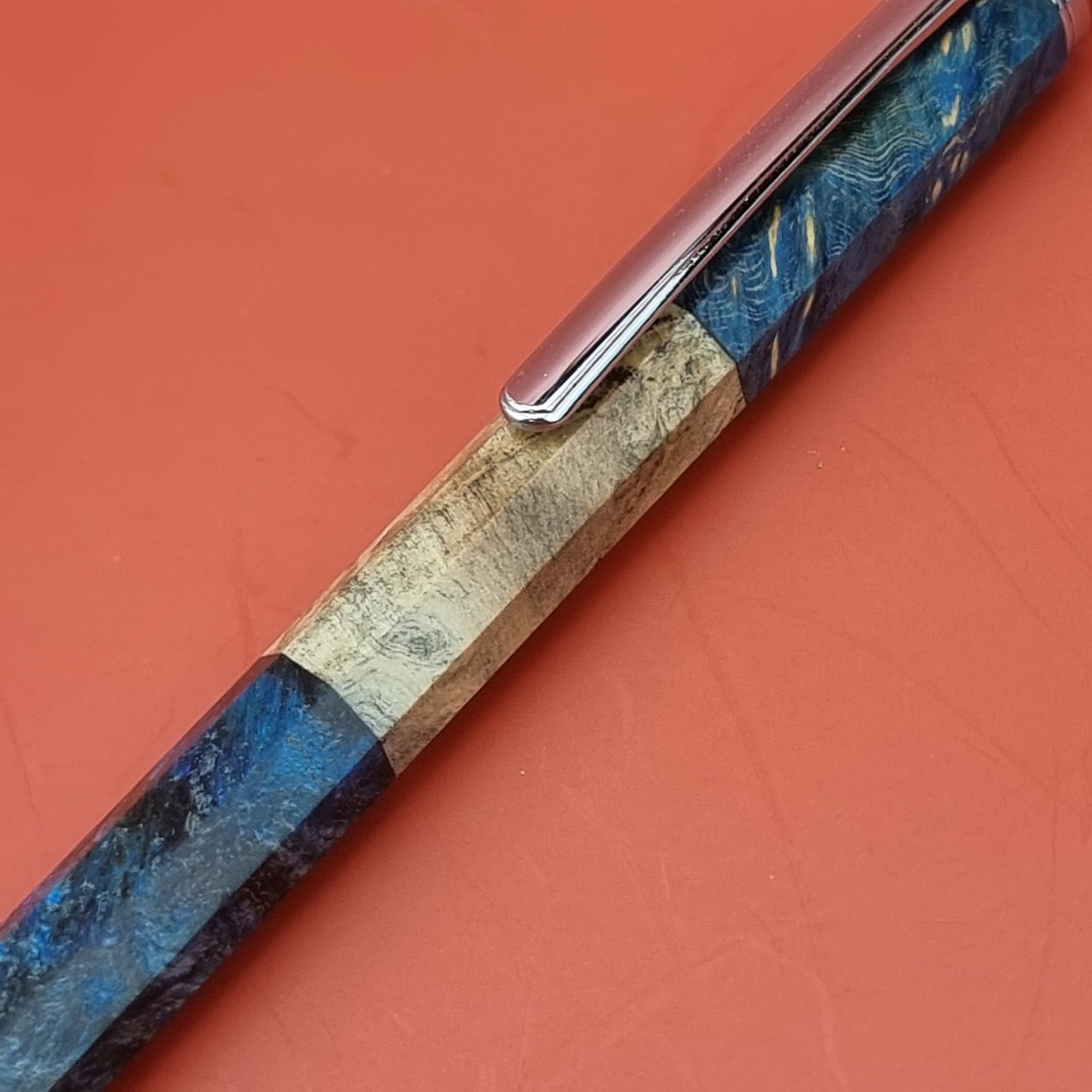 Hand Crafted Click Ballpointpen with Octagonal Wood Barrel
