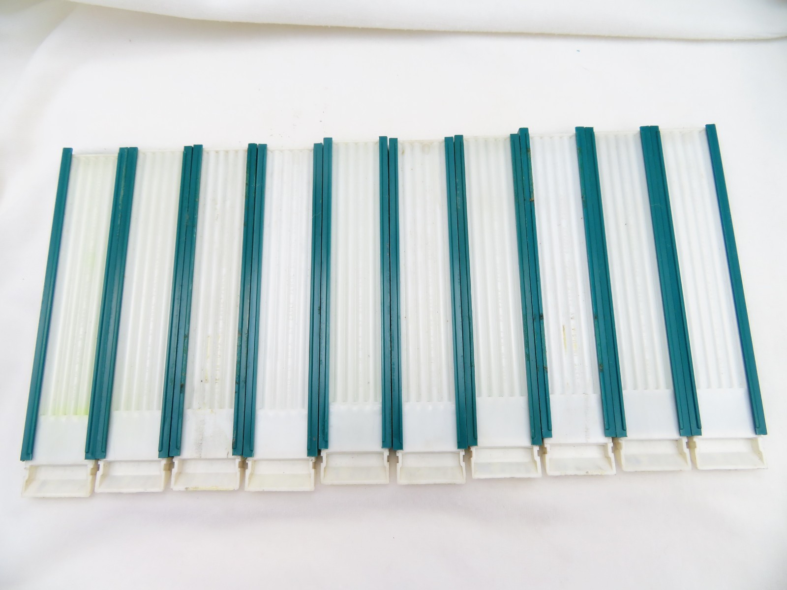 Vintage Eagle Turquoise Drawing Leads 10 Cases Assorted HB H B F 3H 4H Partial