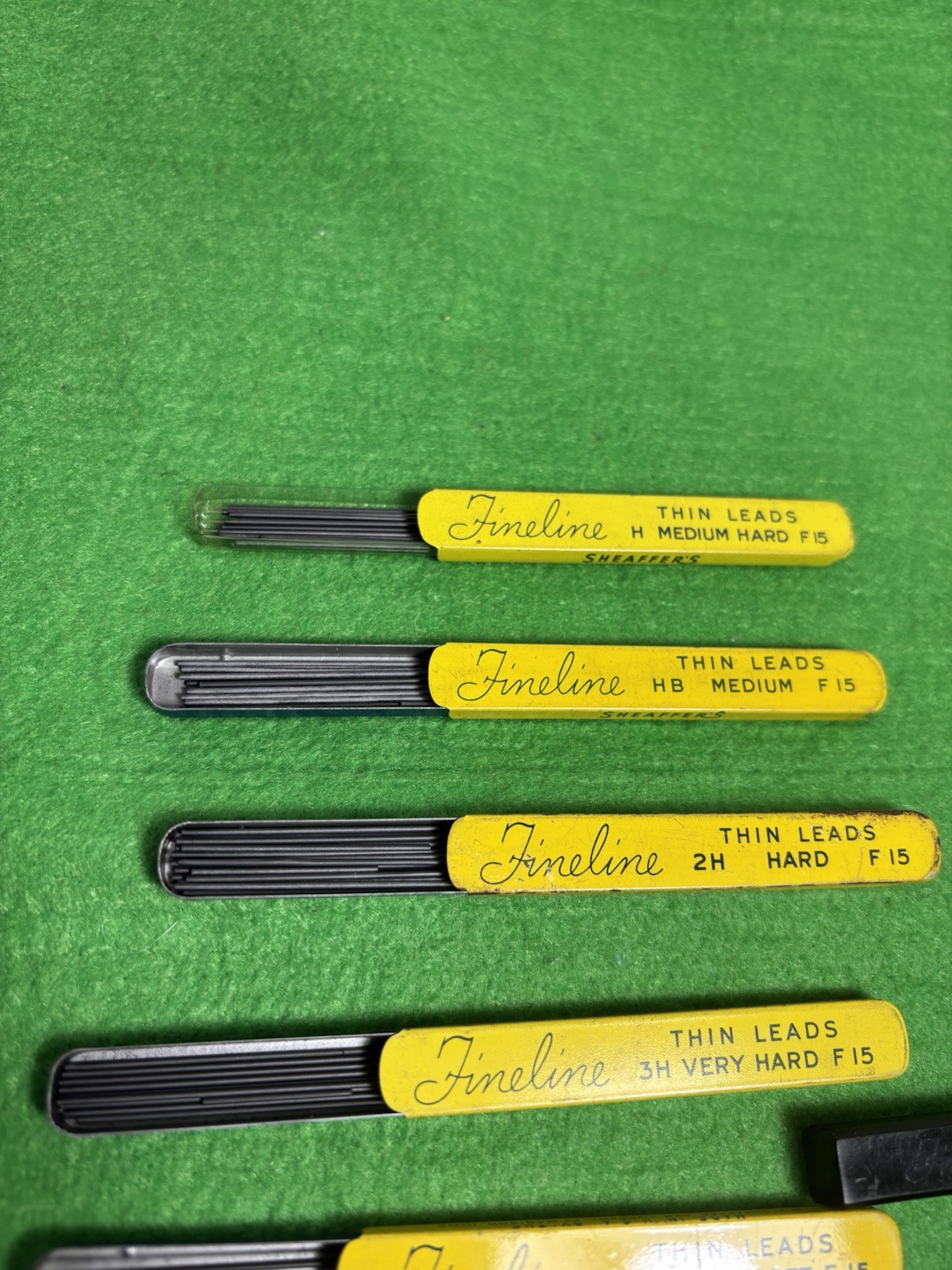 Lot of Vtg Sheaffer Fineline Leads Thin Thick Original Tin Boxes 2B HB H 2H 3H