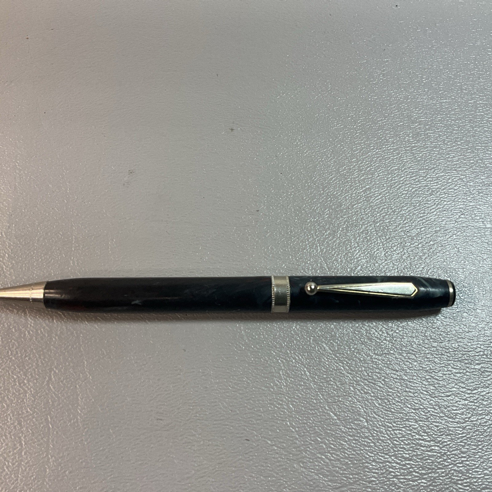 UNBRANDED MECHANICAL PENCIL BLACK AND GRAY, CRACK IN BODY. (s1013)