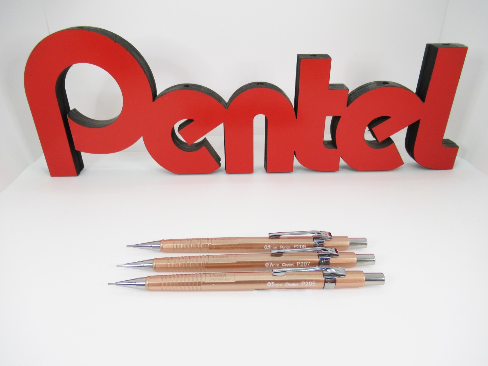 Pentel P200 Collection Metallics – Rose Gold, Set of 3 (Brazil)