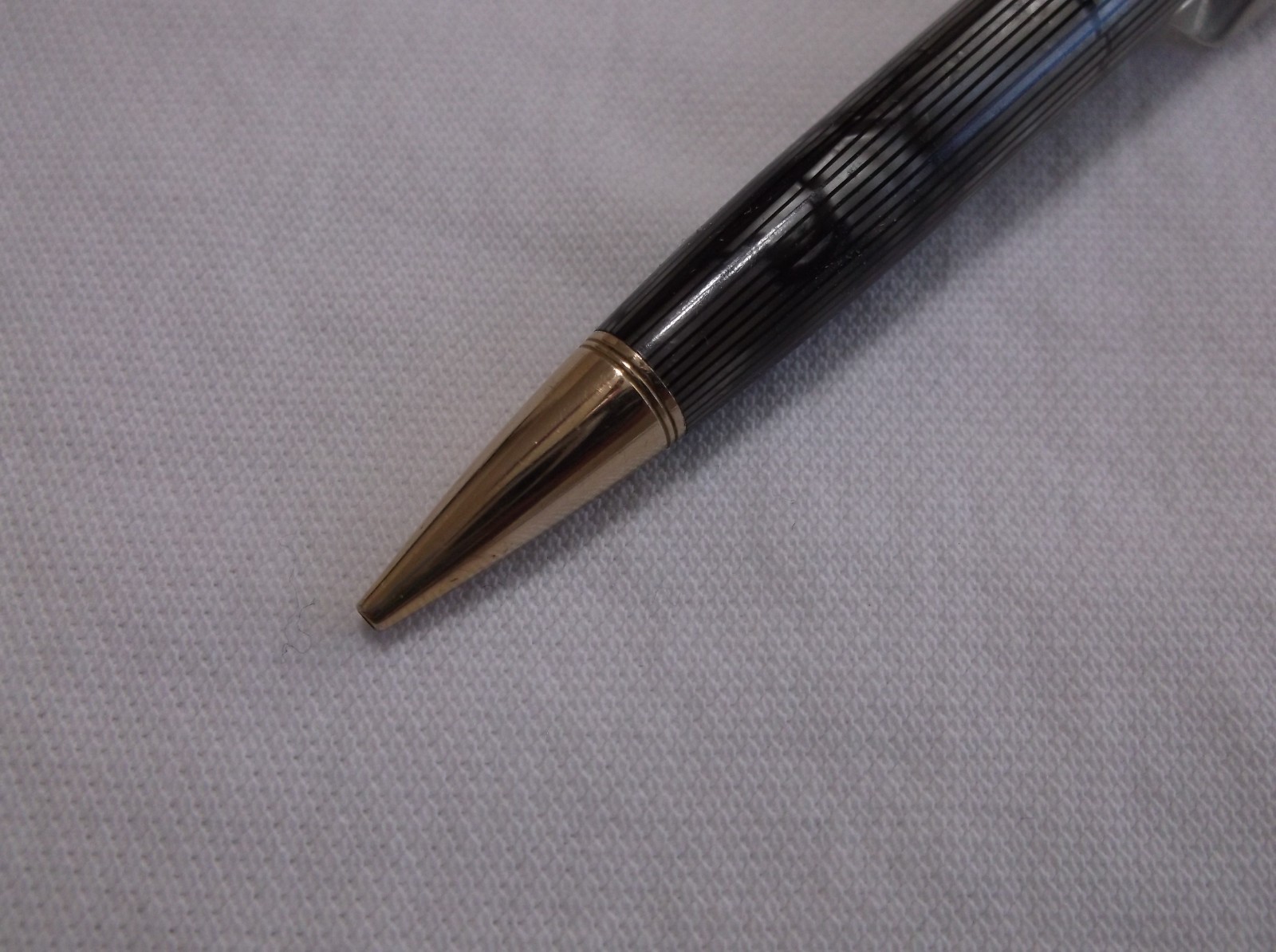 VINTAGE EVERSHARP SKYLINE GRAY STRIPE MOIRE MECHANCIAL PENCIL / 1.18 mm LEAD