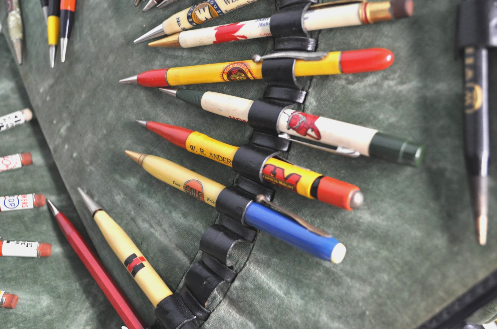 Lot of 75+ Autopoint Mechanical Pencils Gulf Mobil Napa Farm Salesman Sample