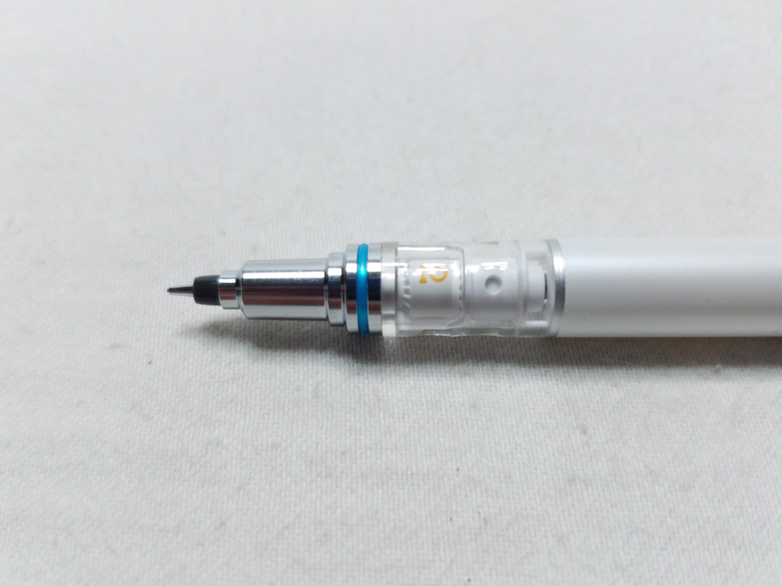 Mitsubishi Uni-Ball KURU TOGA ADVANCE Mechanical Pencil (0.3mm) Japan WHITE