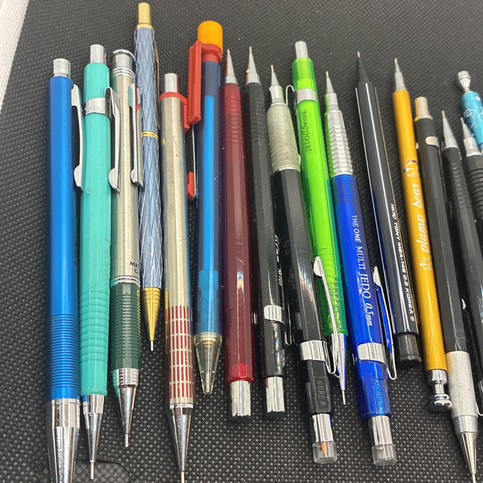 20 Mechanical Pencils Vintage Used Lot #116 LOCbbb