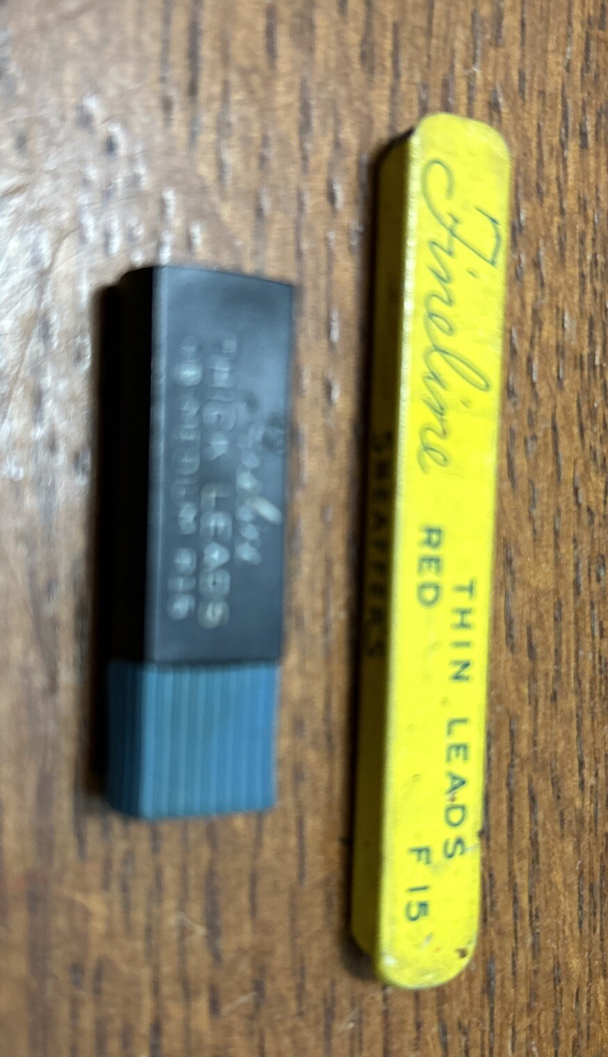 VINTAGE SHEAFFER’S FINELINE THIN LEADS Red F15 Tin,fineline Thick Lead R15