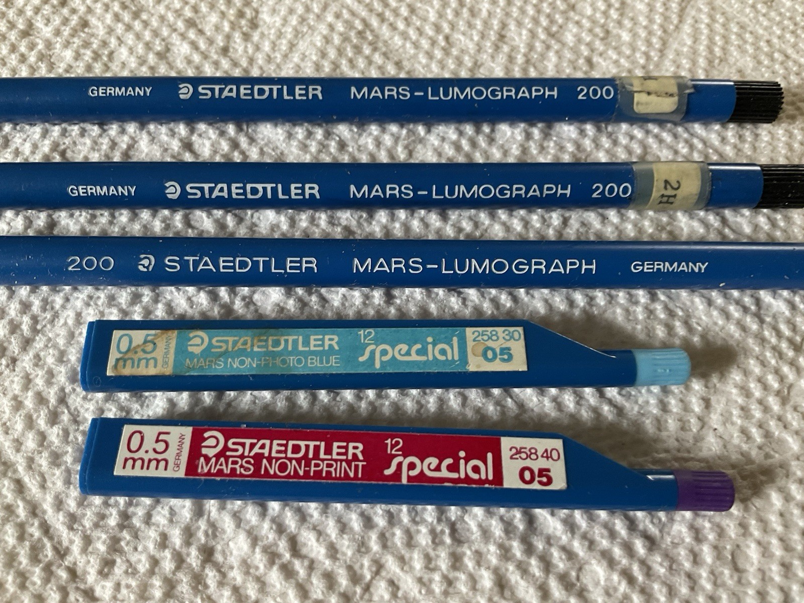 Staedtler Mars Lumograph & Non Print Drawing Leads Sample Lot