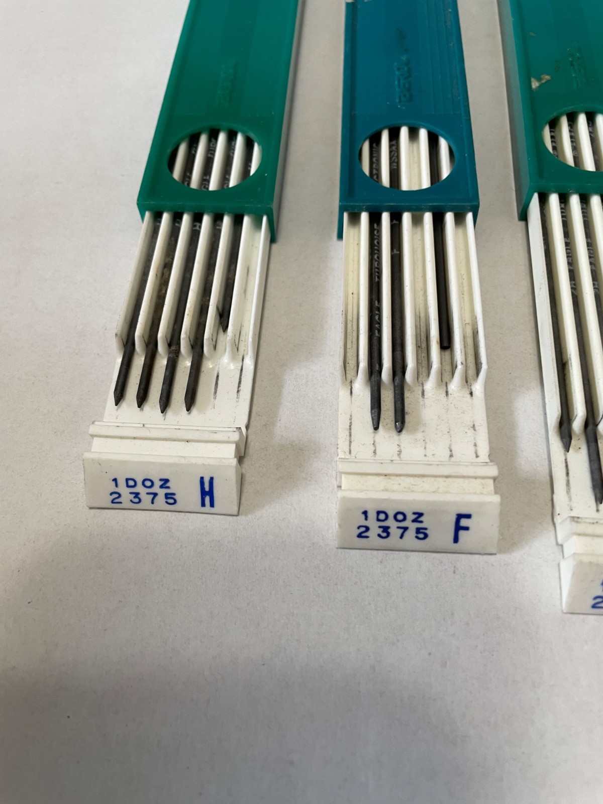 VTG TURQUISE EAGLE DRAWING LEADS/ VENUS LEADS.6H,F,2H,H.