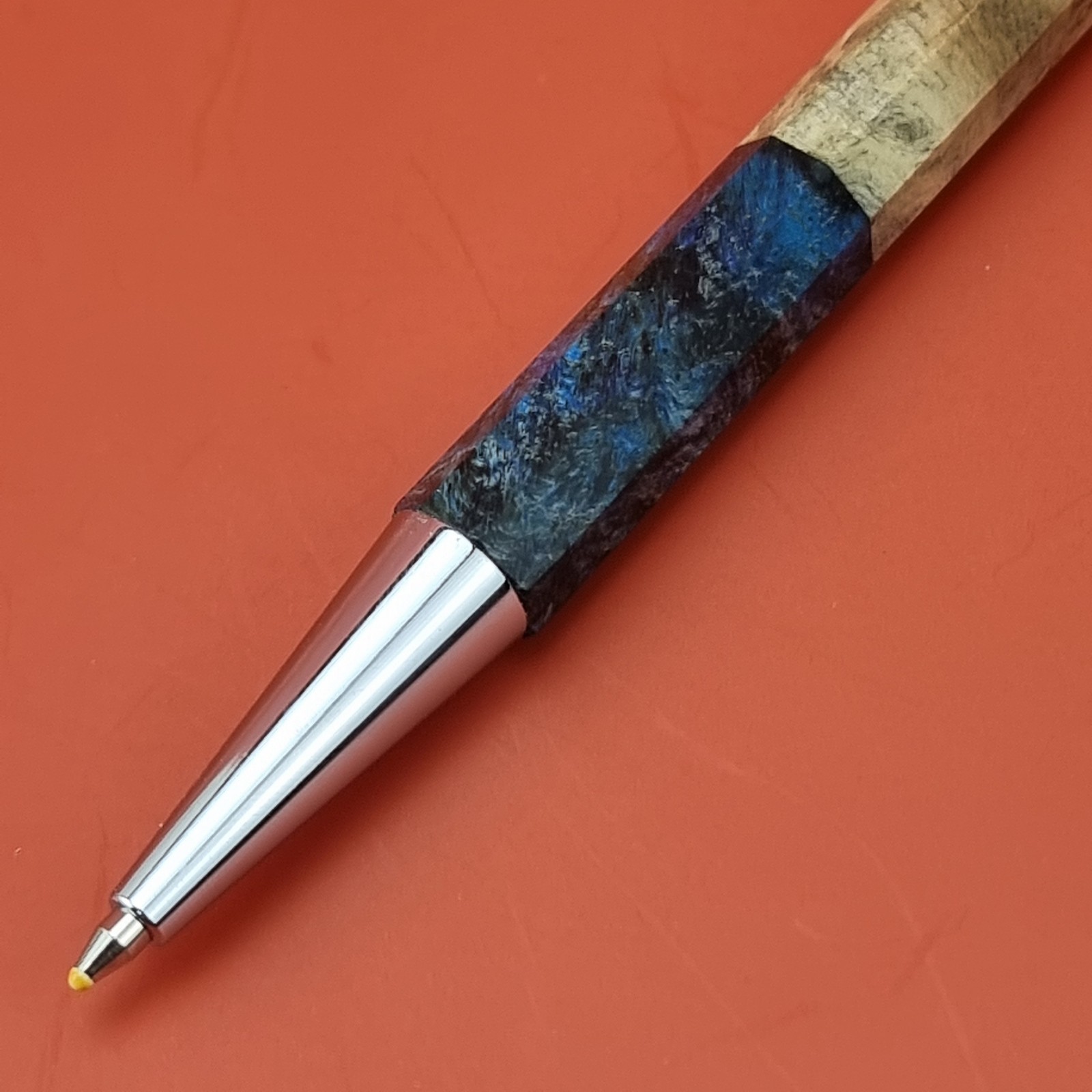 Hand Crafted Click Ballpointpen with Octagonal Wood Barrel