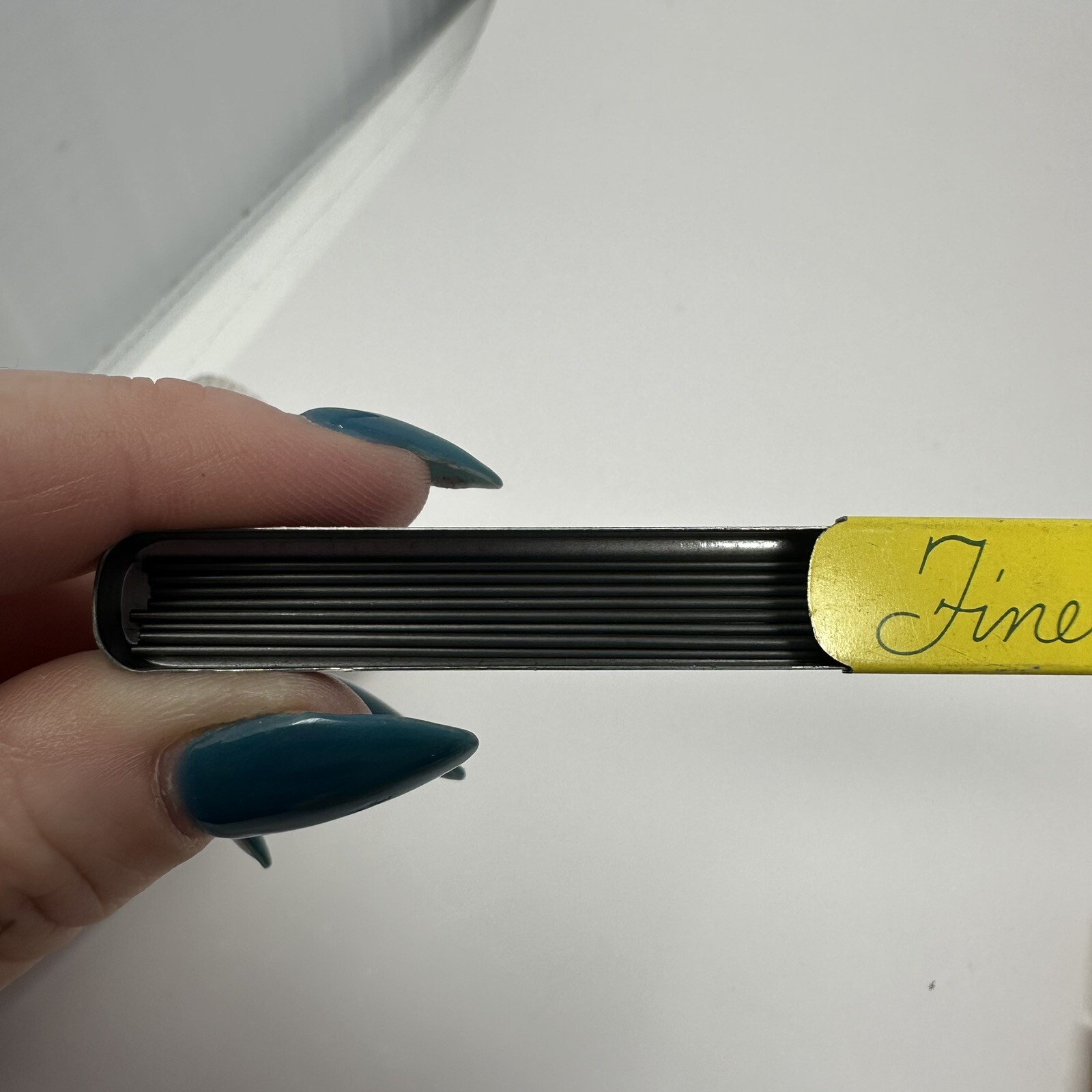 Vintage Metal Tin SHEAFFER’S FINELINE F15 HB Medium LEAD Yellow Blue Box W/ LEAD
