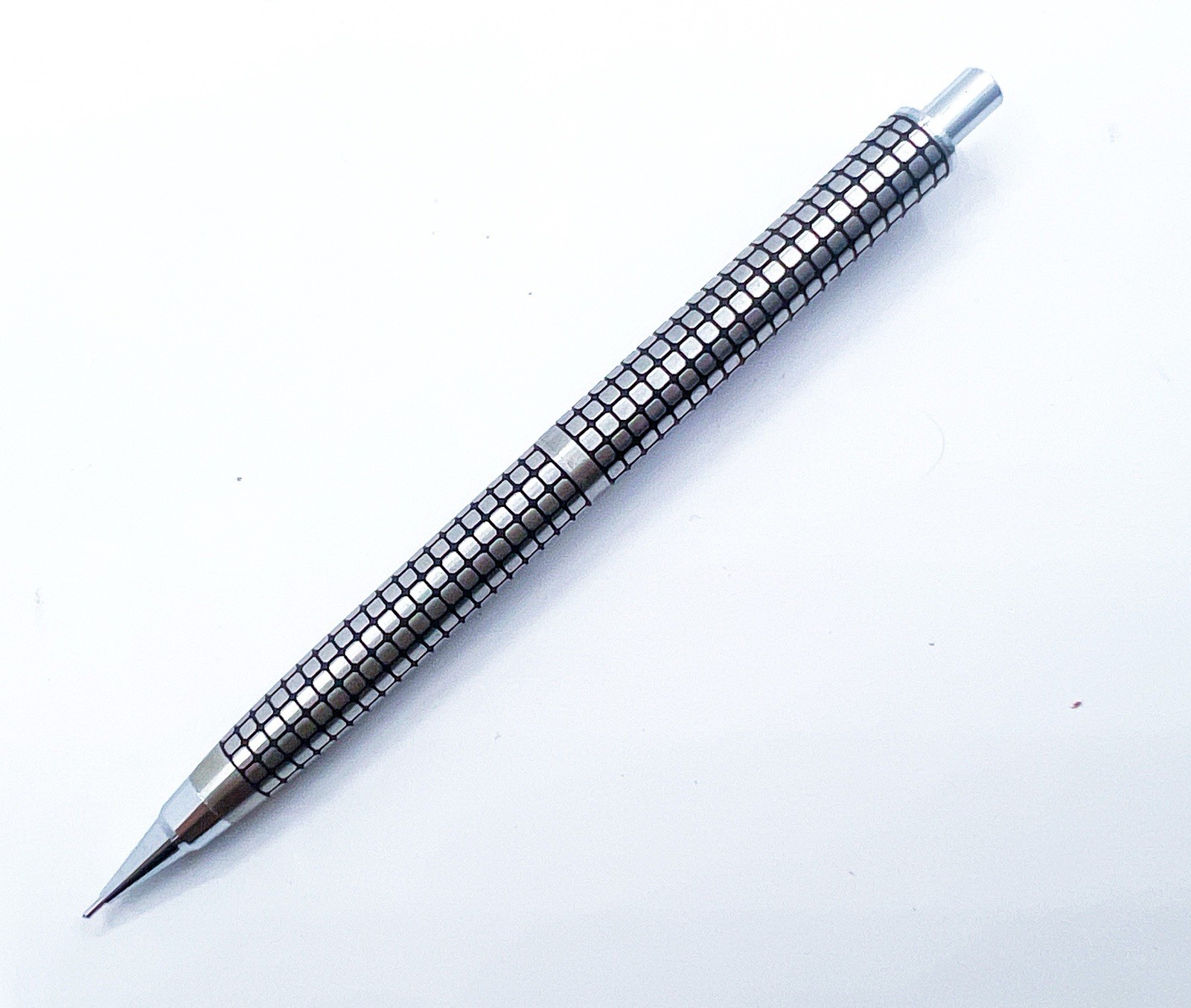 platinum Mechancial Pencil Etched grid Full Metal 0.5mm 0.5