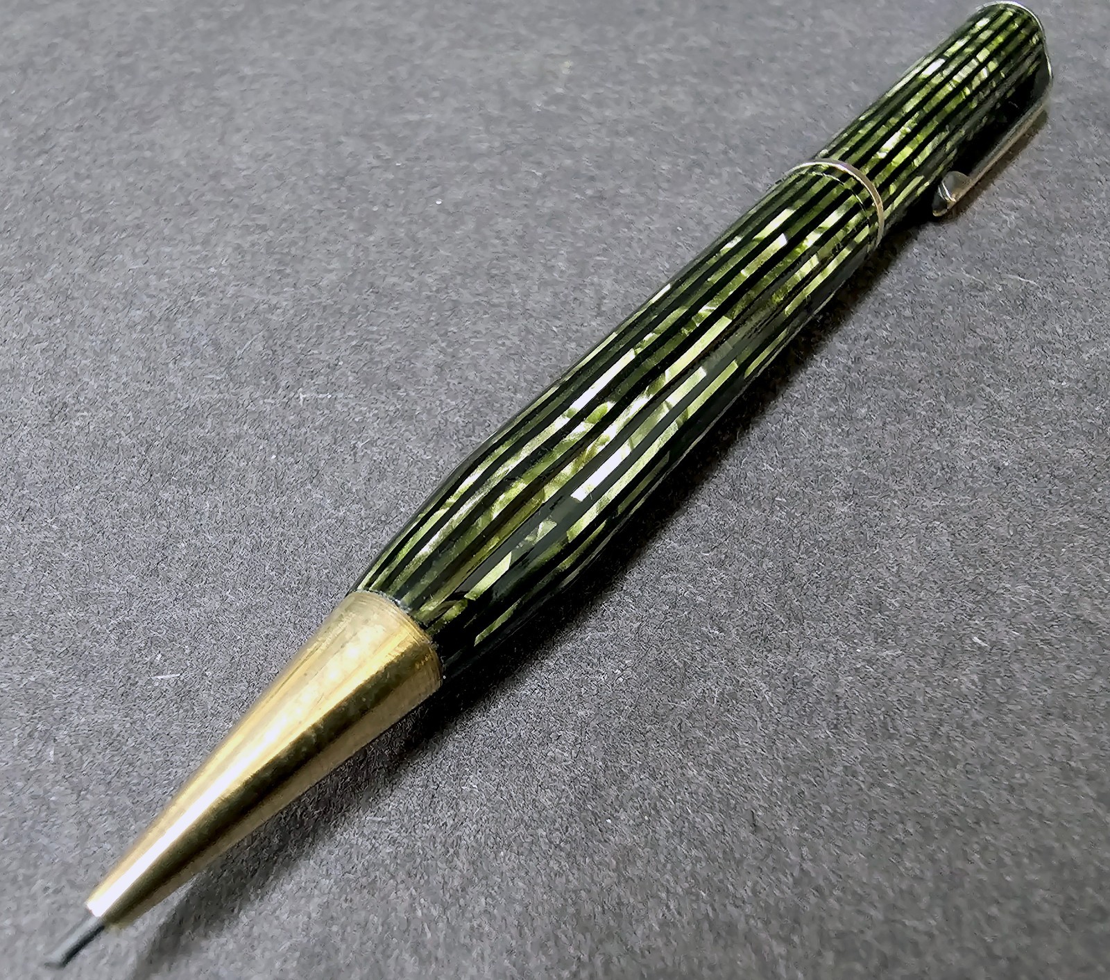 1940’s Venus Mechanical Pencil Striated Green Celluloid Works Smoothly VERY NICE