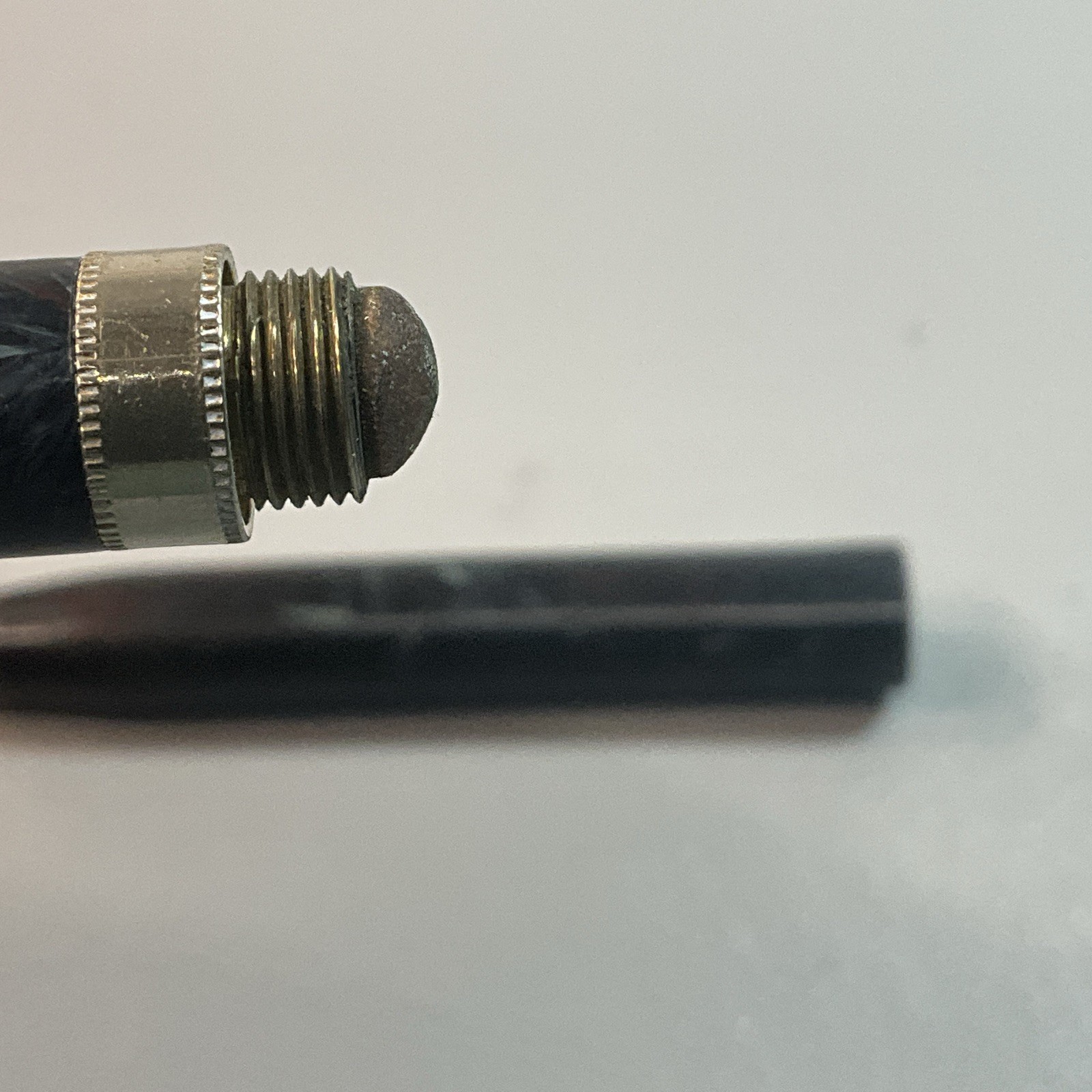 UNBRANDED MECHANICAL PENCIL BLACK AND GRAY, CRACK IN BODY. (s1013)