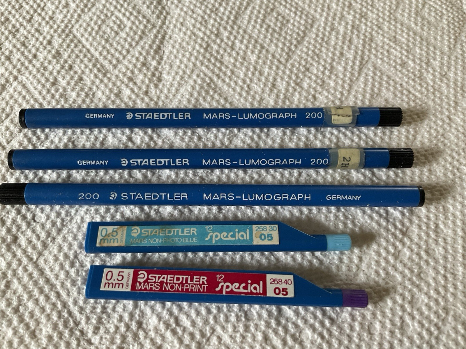 Staedtler Mars Lumograph & Non Print Drawing Leads Sample Lot