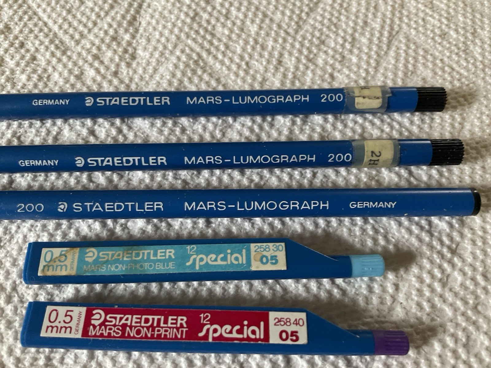 Staedtler Mars Lumograph & Non Print Drawing Leads Sample Lot