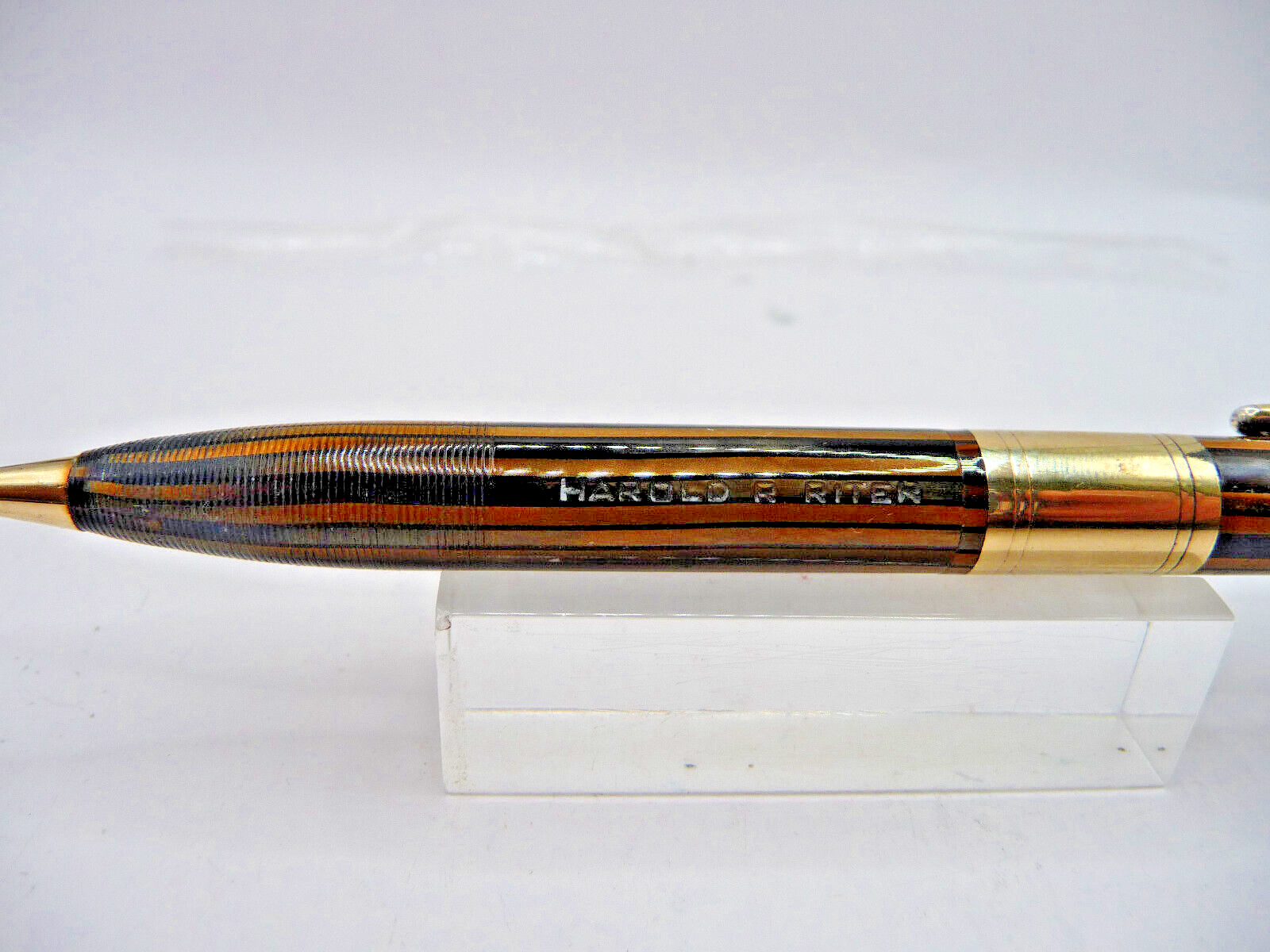 Sheaffer Vintage Wide Gold Band 0.9 mm Pencil– Brown–working