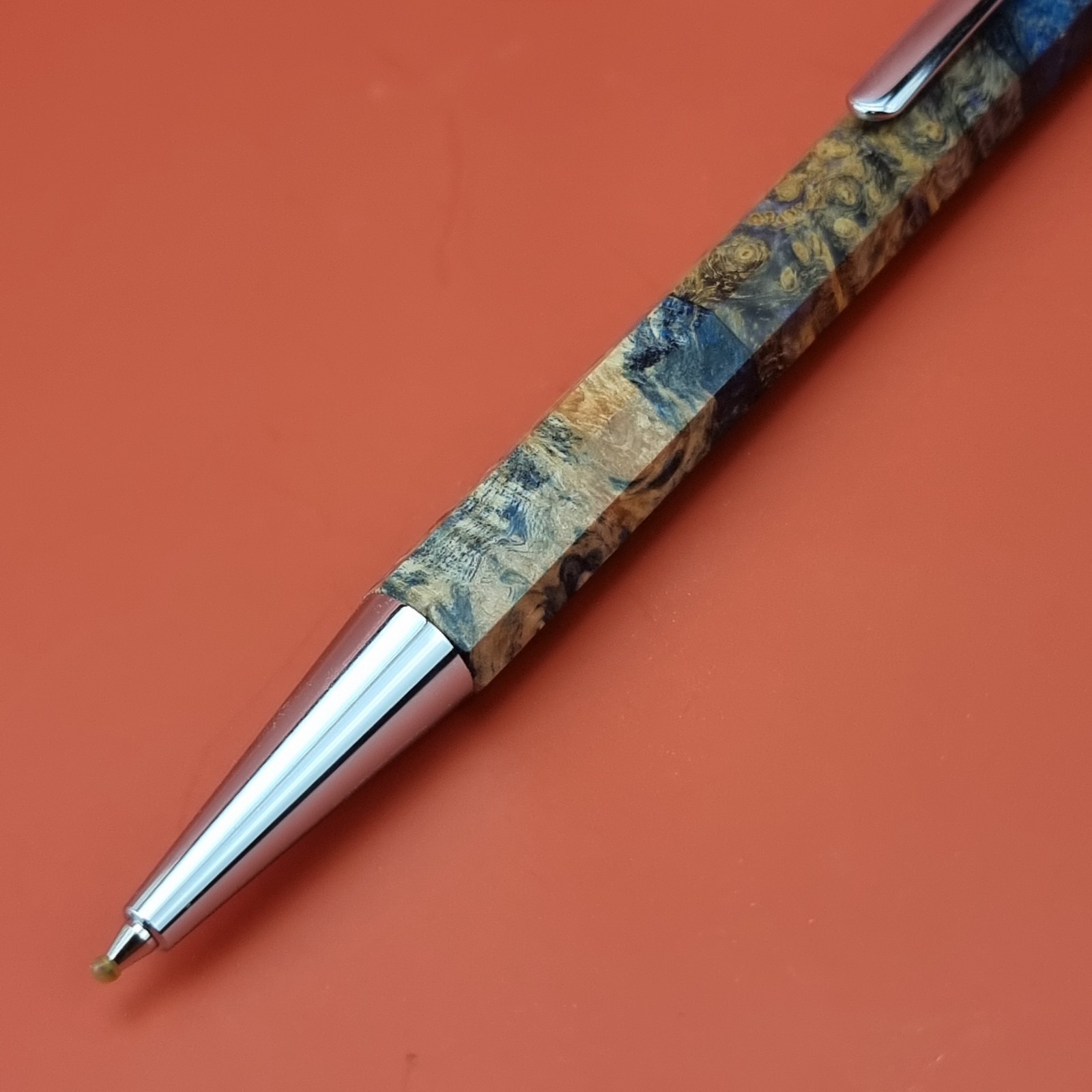 Hand Crafted Click Ballpointpen with Octagonal Wood Barrel