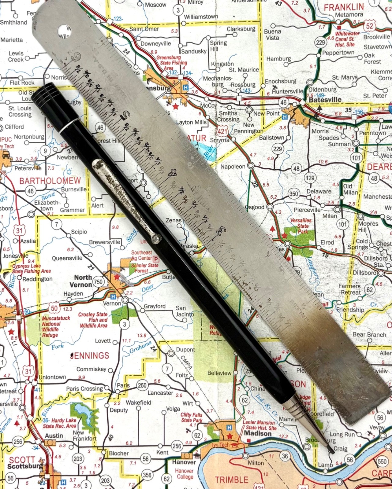 Vintage 1930s-40s Eversharp “Square 4” solid black pattern celluloid pencil