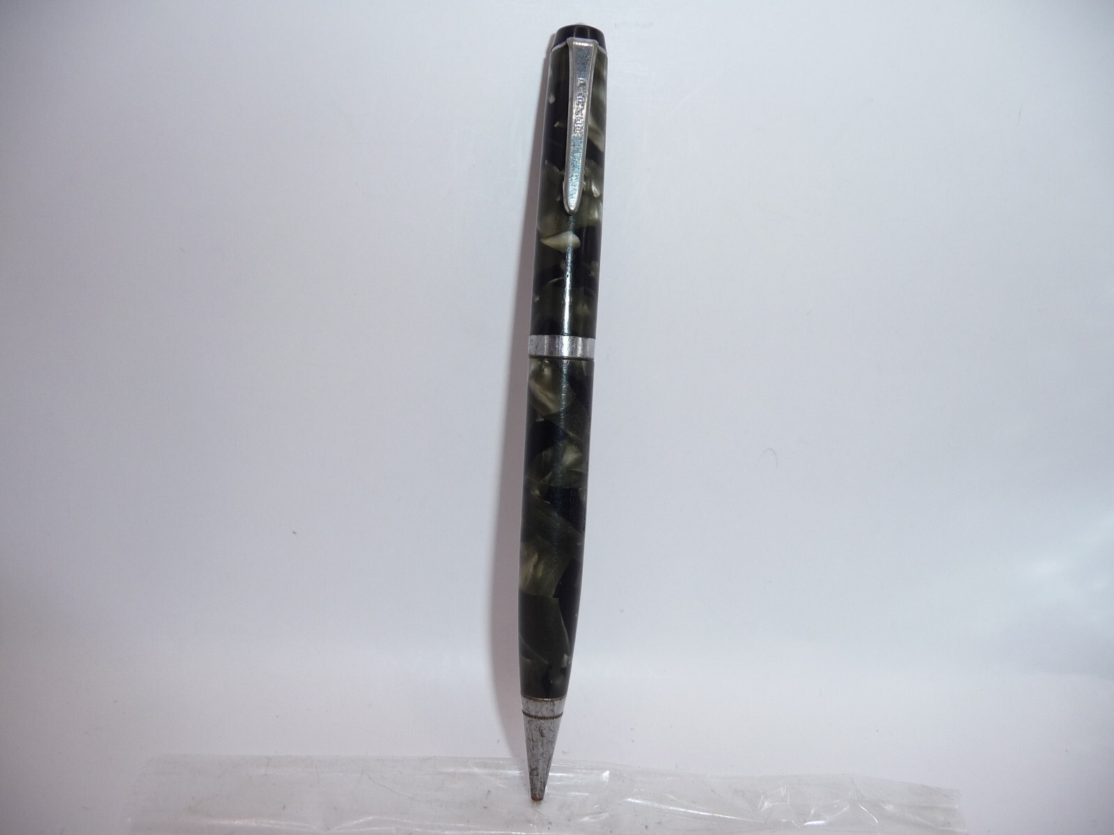 Parker Vintage 1939 Black and Gray Challenger Marble Pencil-working