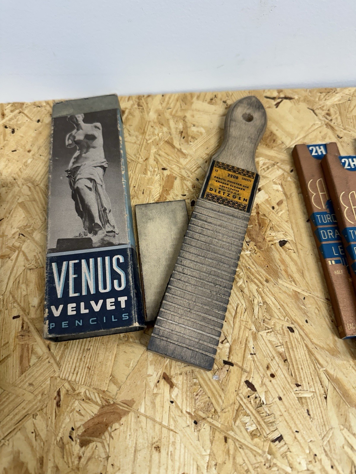 Vintage lot Staedtler Mars Lumograph Pencil Original Tin & Eagle Chemi-Sealed