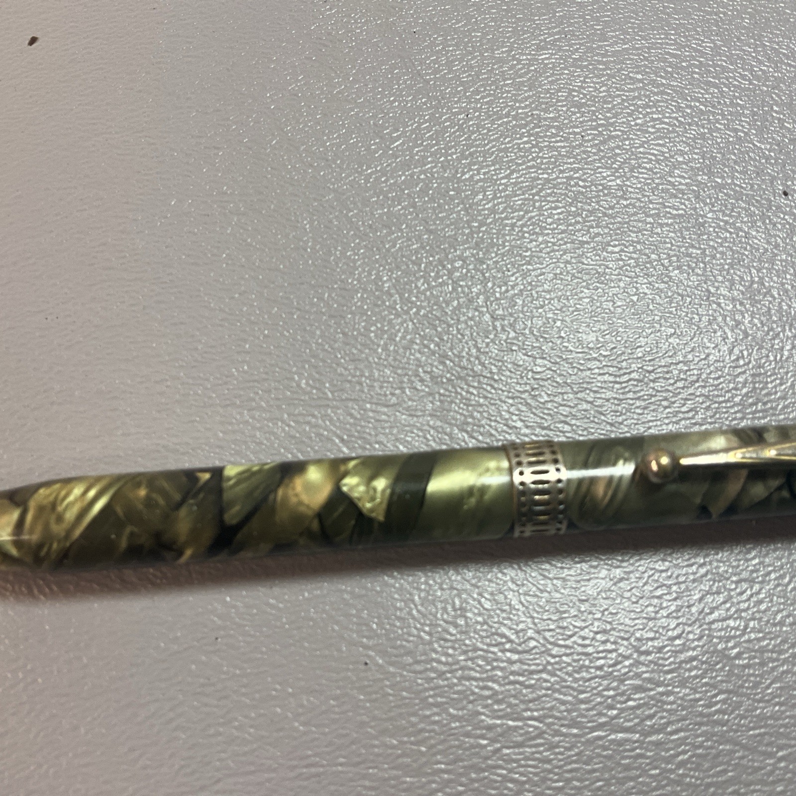 UNBRANDED MECHANICAL PENCIL, 5 IN. GREEN MARBLED INLAY WORKS. LAYERED CLIP(S1019