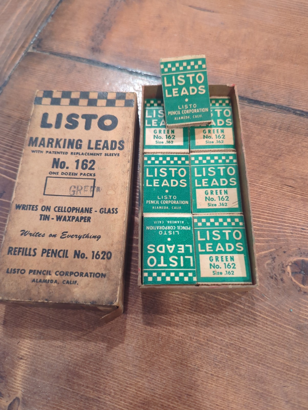 (7) Vtg Listo Leads Green No. 162 Alameda CA USA New Old Stock W/Metal Sleeve
