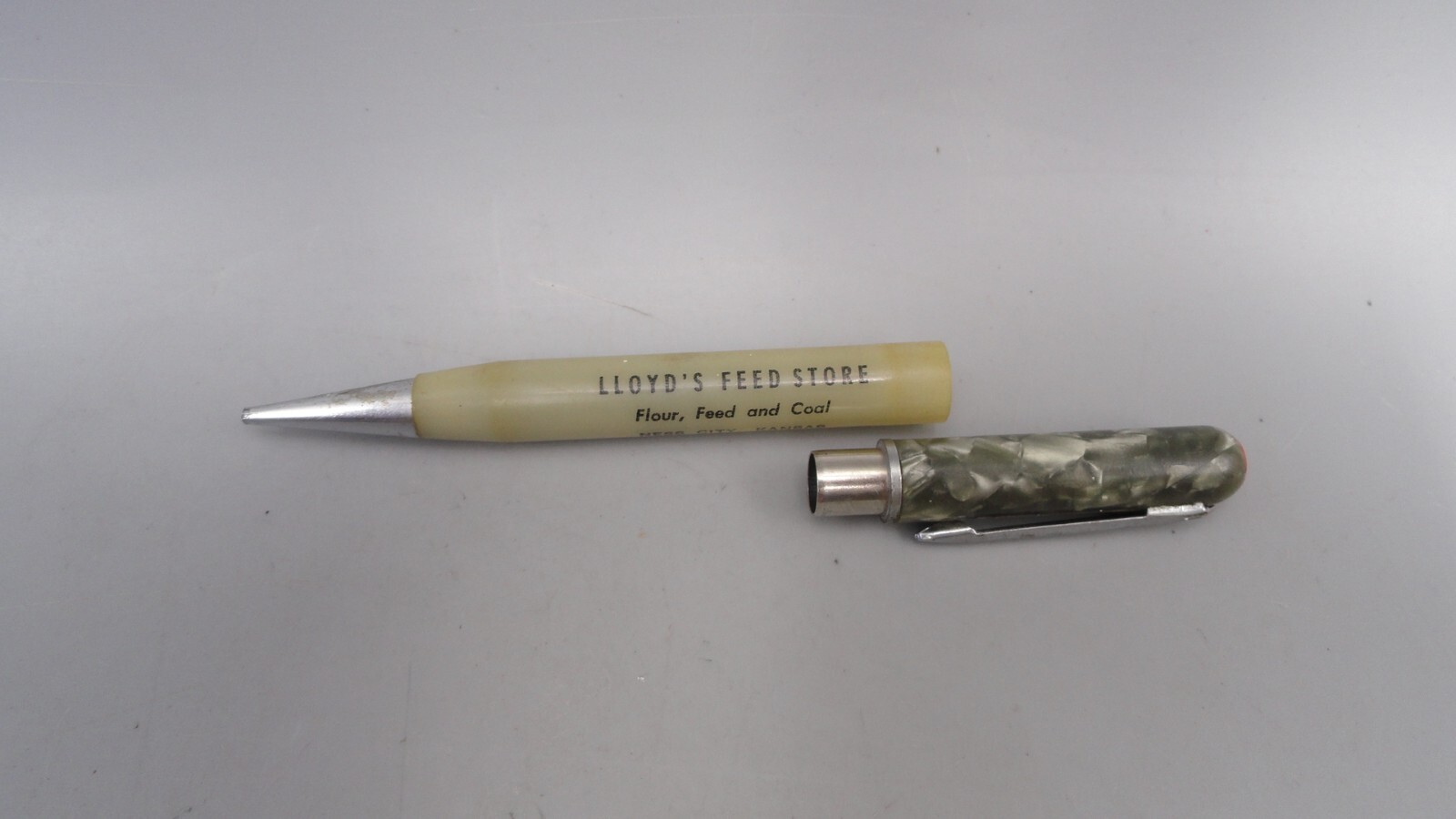 Vintage Lloyd’s Feed Store Coal Ness City, Kansas Mechanical Twist Pencil *READ*