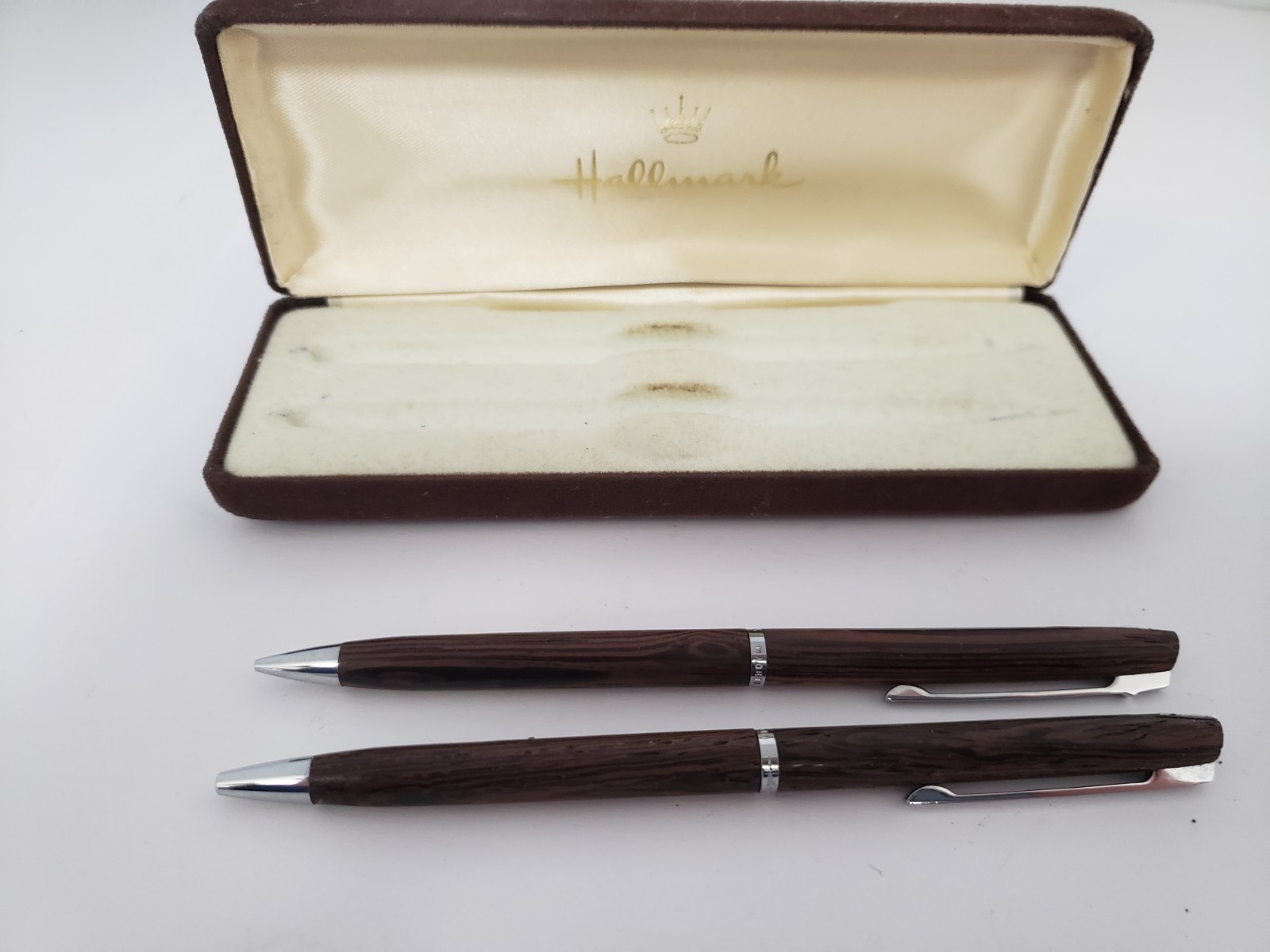 VINTAGE HALLMARK WOOD PEN AND MECHANICAL PENCIL SET, ORIGINAL CASE