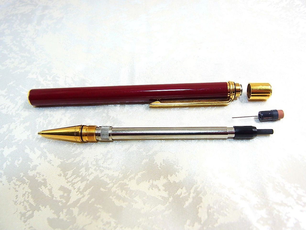 Cartier Must de Mechanical Pencil Click Action Bordeaux Gold with Leather Case