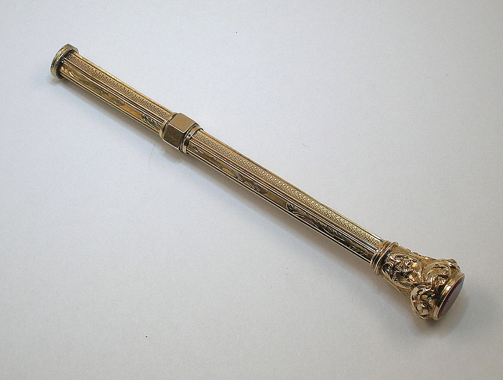 ANTIQUE RAUCH MECHANICAL PENCIL 14K YELLOW GOLD OUTER LAYER CARNELIAN TOP – B/O