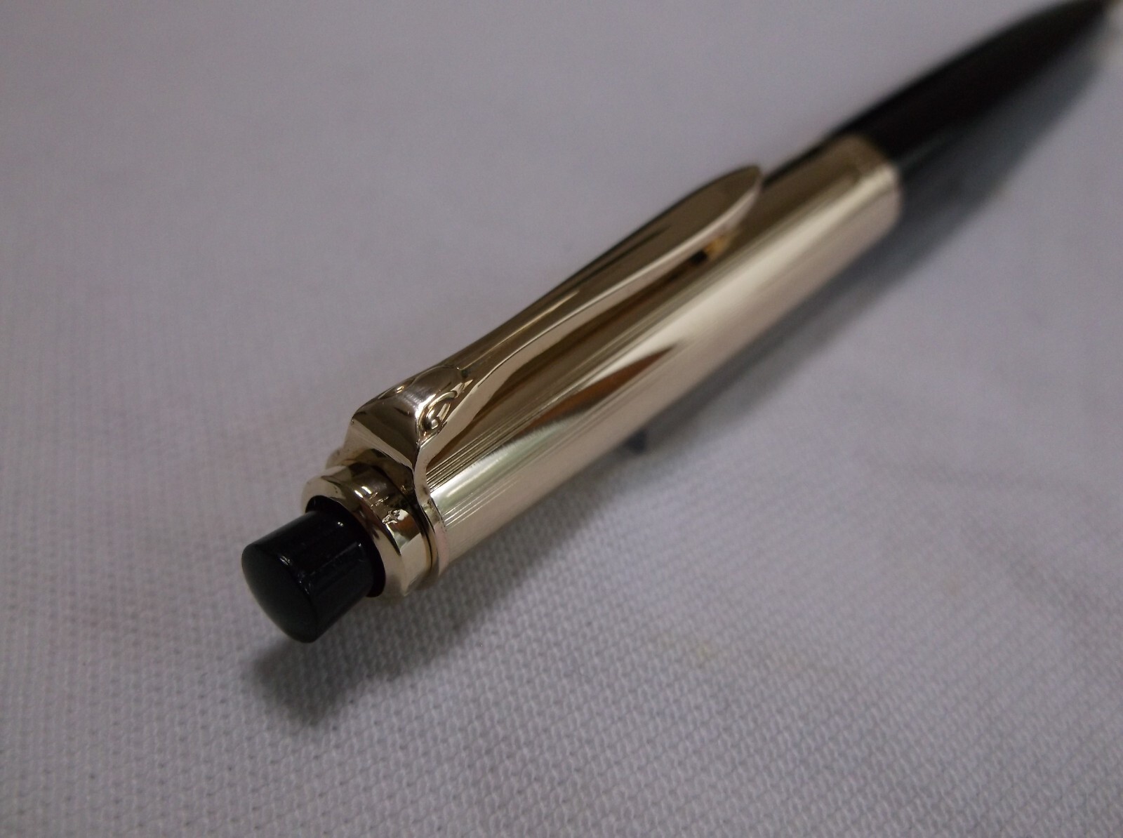 PELIKAN # 550 ROLLED GOLD DOUBLE L / BLACK MECHANICAL PENCIL / 1.18 MM LEAD