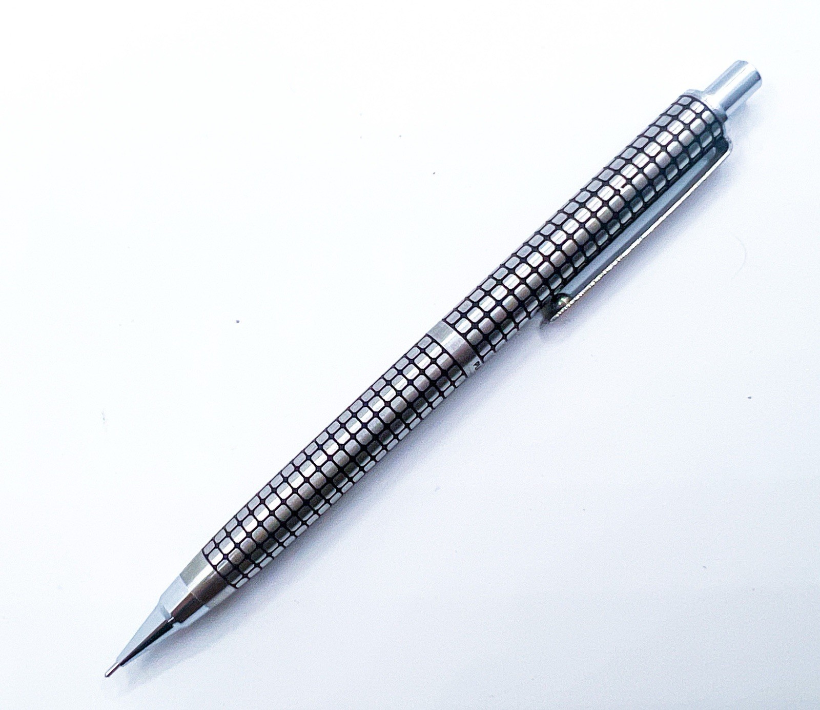 platinum Mechancial Pencil Etched grid Full Metal 0.5mm 0.5
