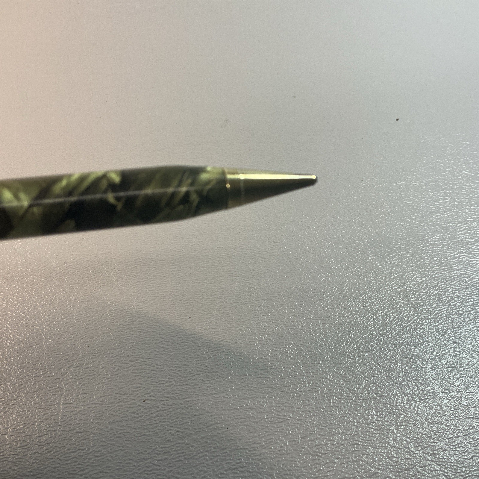 UNBRANDED MECHANICAL PENCIL, 5 IN. GREEN MARBLED INLAY WORKS. LAYERED CLIP(S1019