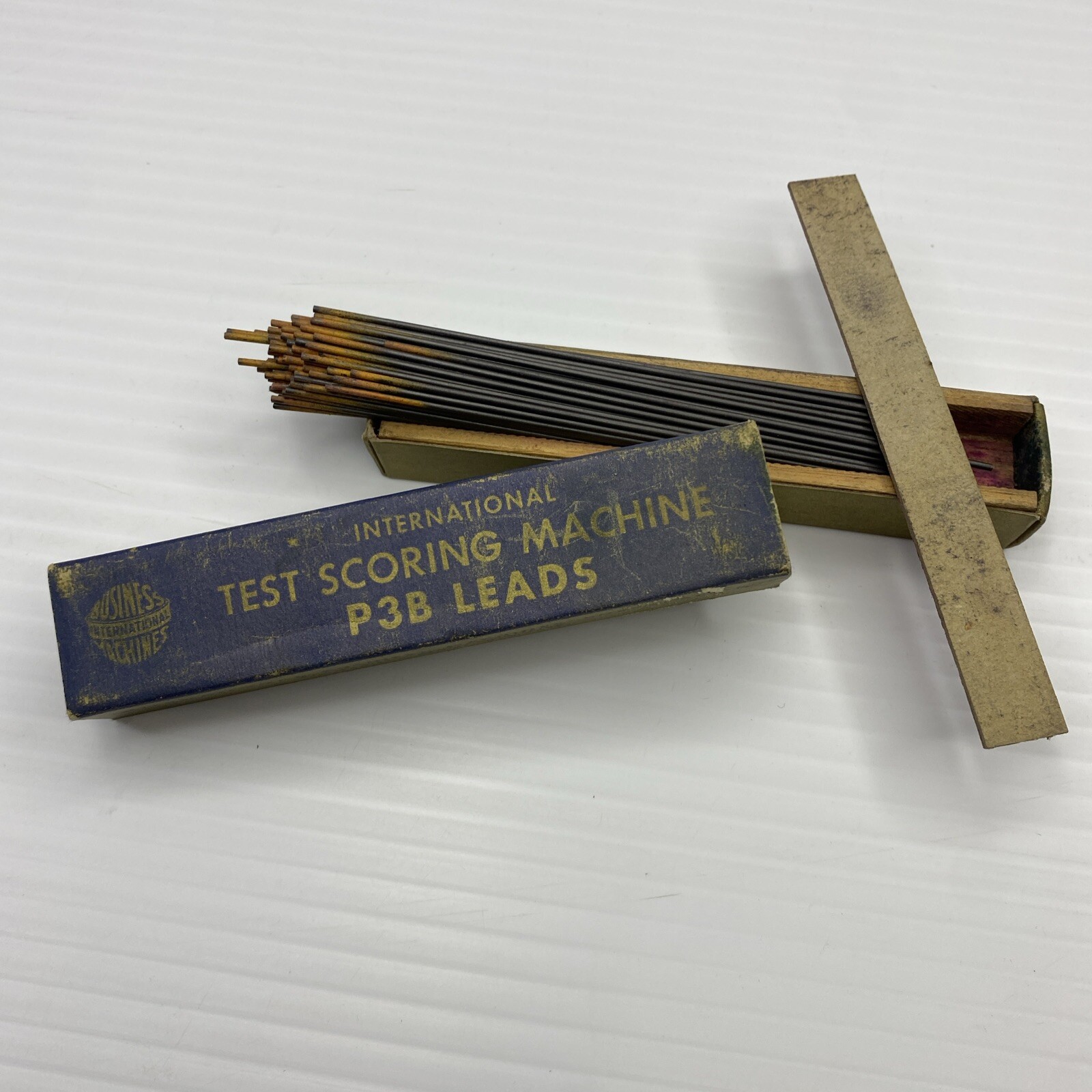 Vintage International Test Scoring Machine P3B Leads Pencils Complete 72 Leads