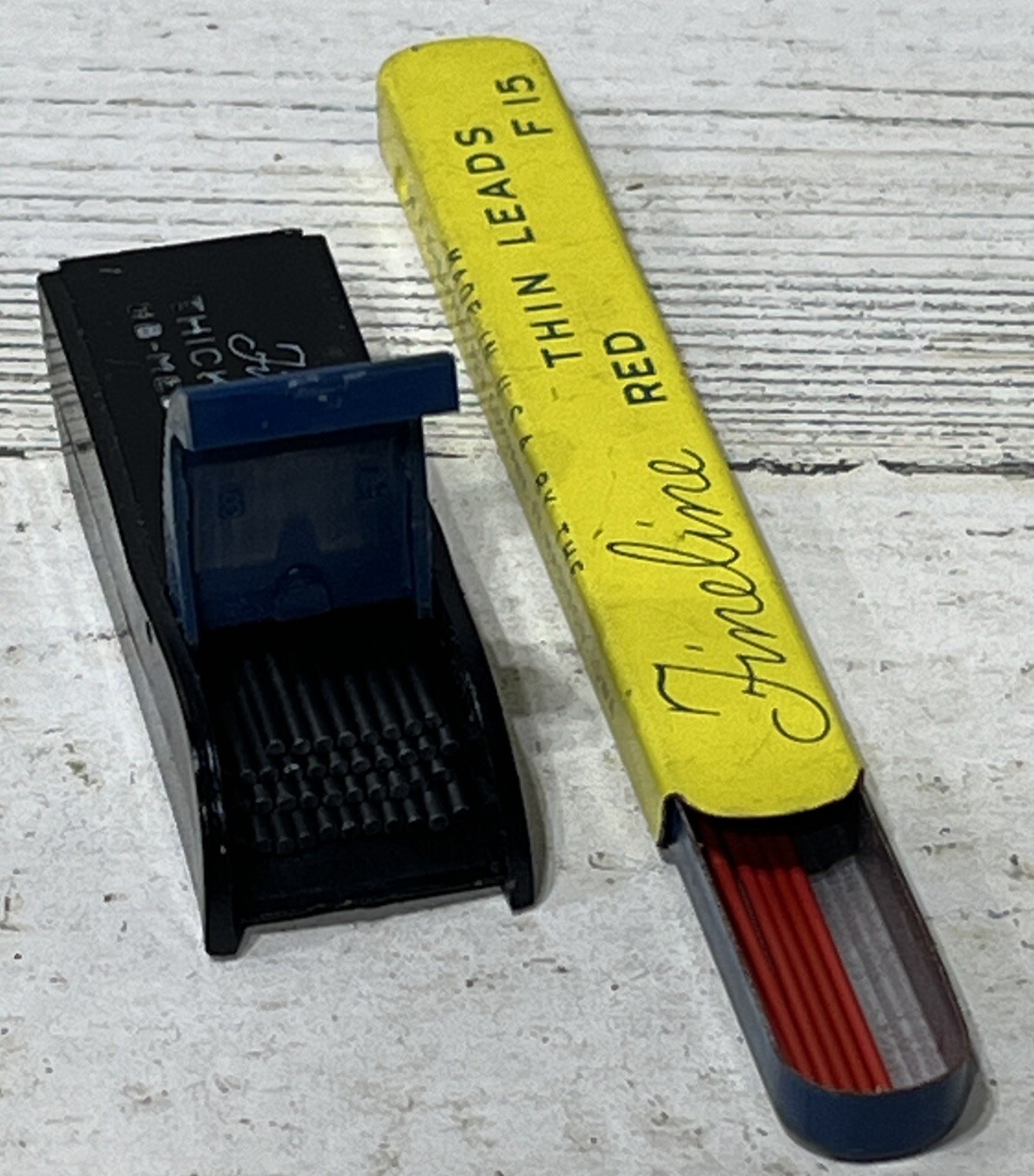 Vintage Fineline Thick Regular HB-Medium & Sheaffer’s Thin Leads Red F15