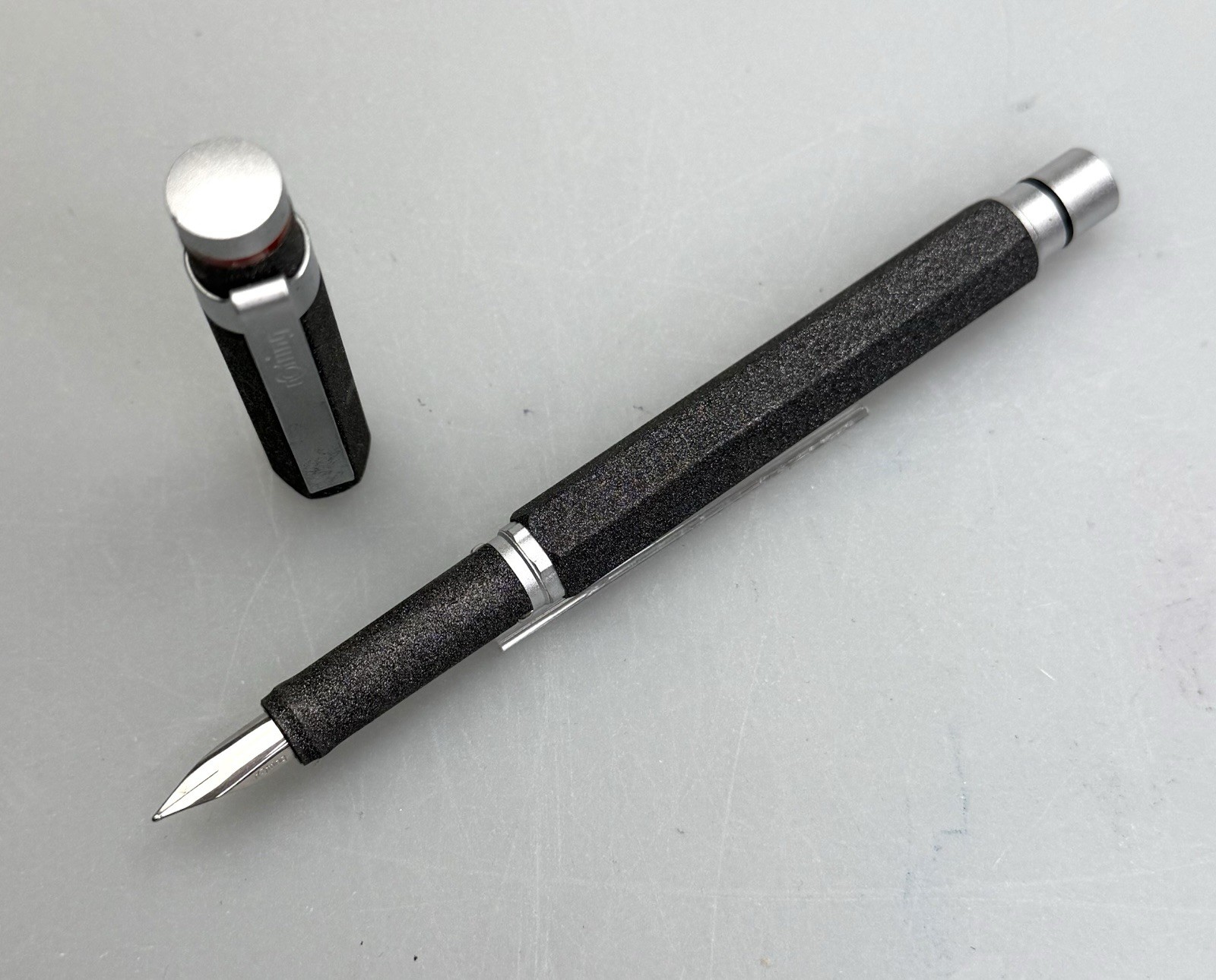 NOS ROTRING 600 NEWTON LAVA METAL FOUNTAIN PEN