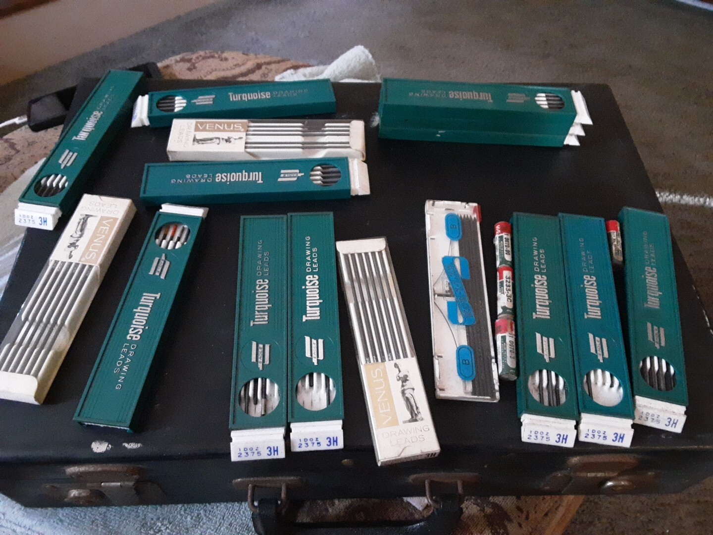 Vtg. Lot 16 EAGLE 2375 TURQUOISE/VENUS 2H & 3H Mechanical Drafting Pencile Leads