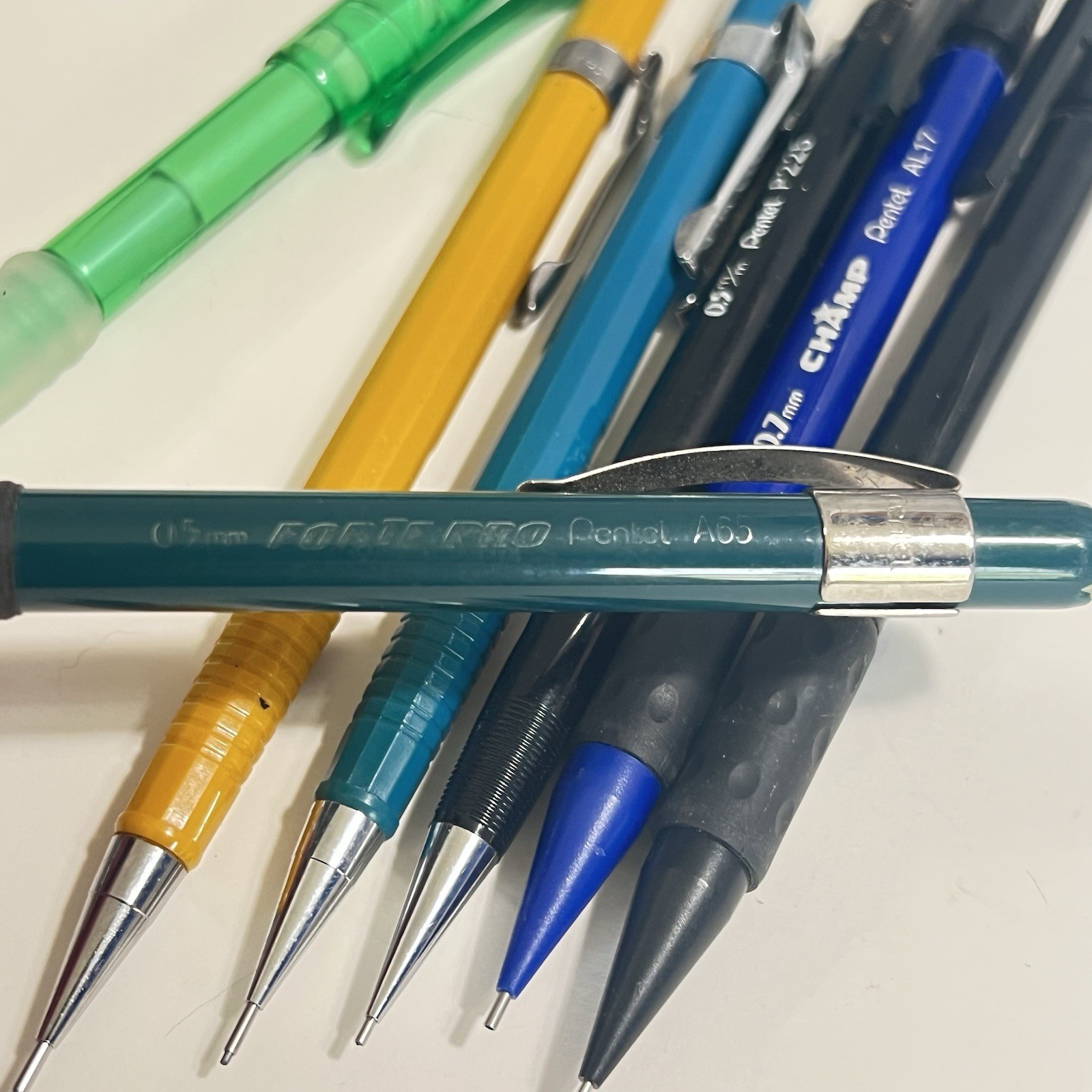 Vintage Pentel Mechanical Pencils P207 P209 Forte Grip Twist Erase Champ