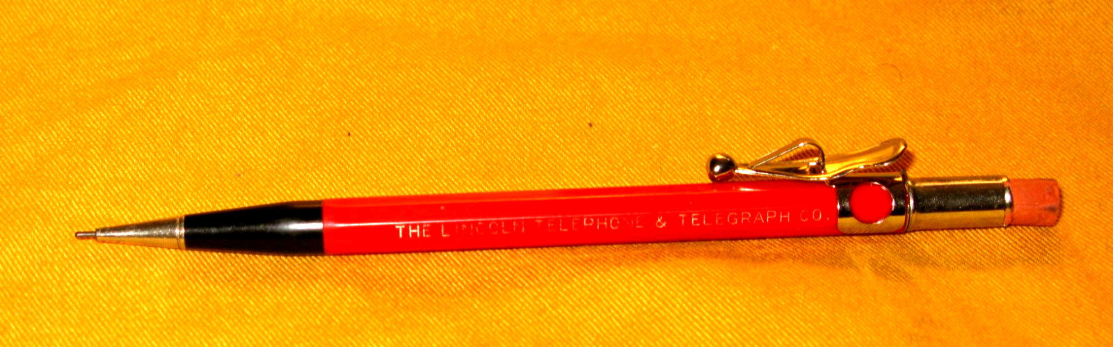 VTG.RED/BLACK AUTOPOINT MECHANICAL PENCIL W/0.9 MM LEAD & THE LINCOLN TELEPHONE