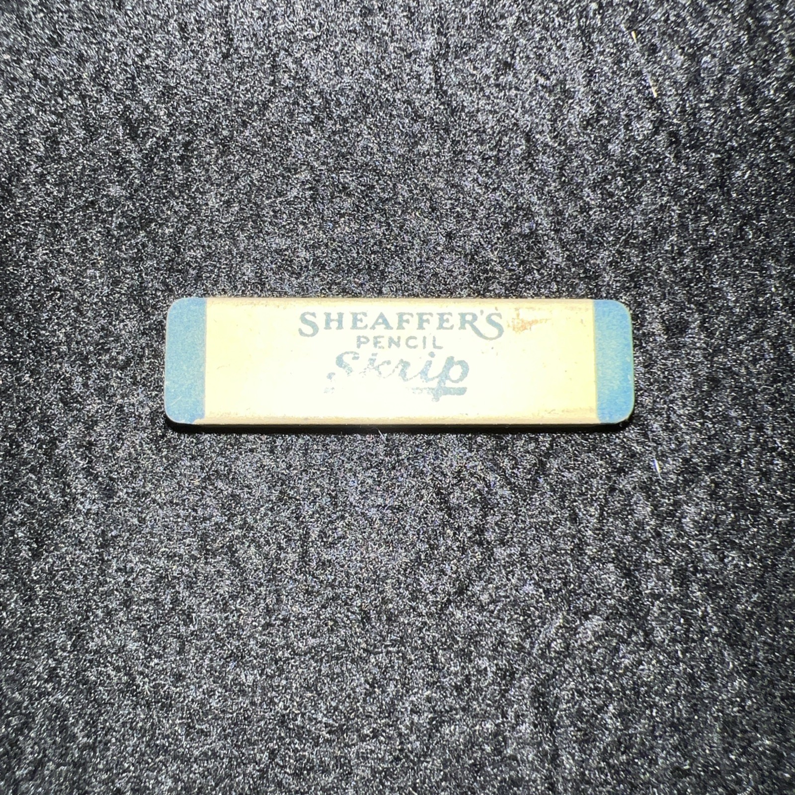 Sheaffers Pencil Skrip Tin with about a dozen Leads