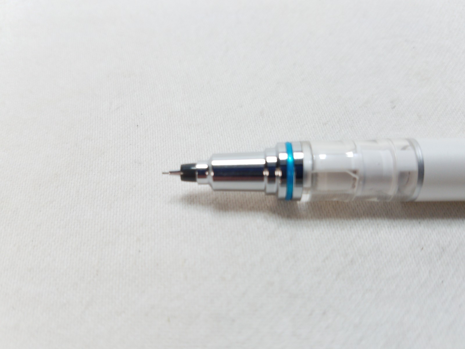 Mitsubishi Uni-Ball KURU TOGA ADVANCE Mechanical Pencil (0.3mm) Japan WHITE