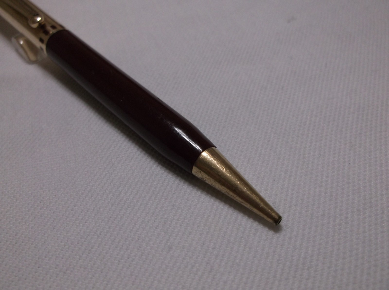 VINTAGE WAHL EVERSHARP CORONET BURGUNDY / GOLD REPEATER PENCIL / 1.18 mm LEAD