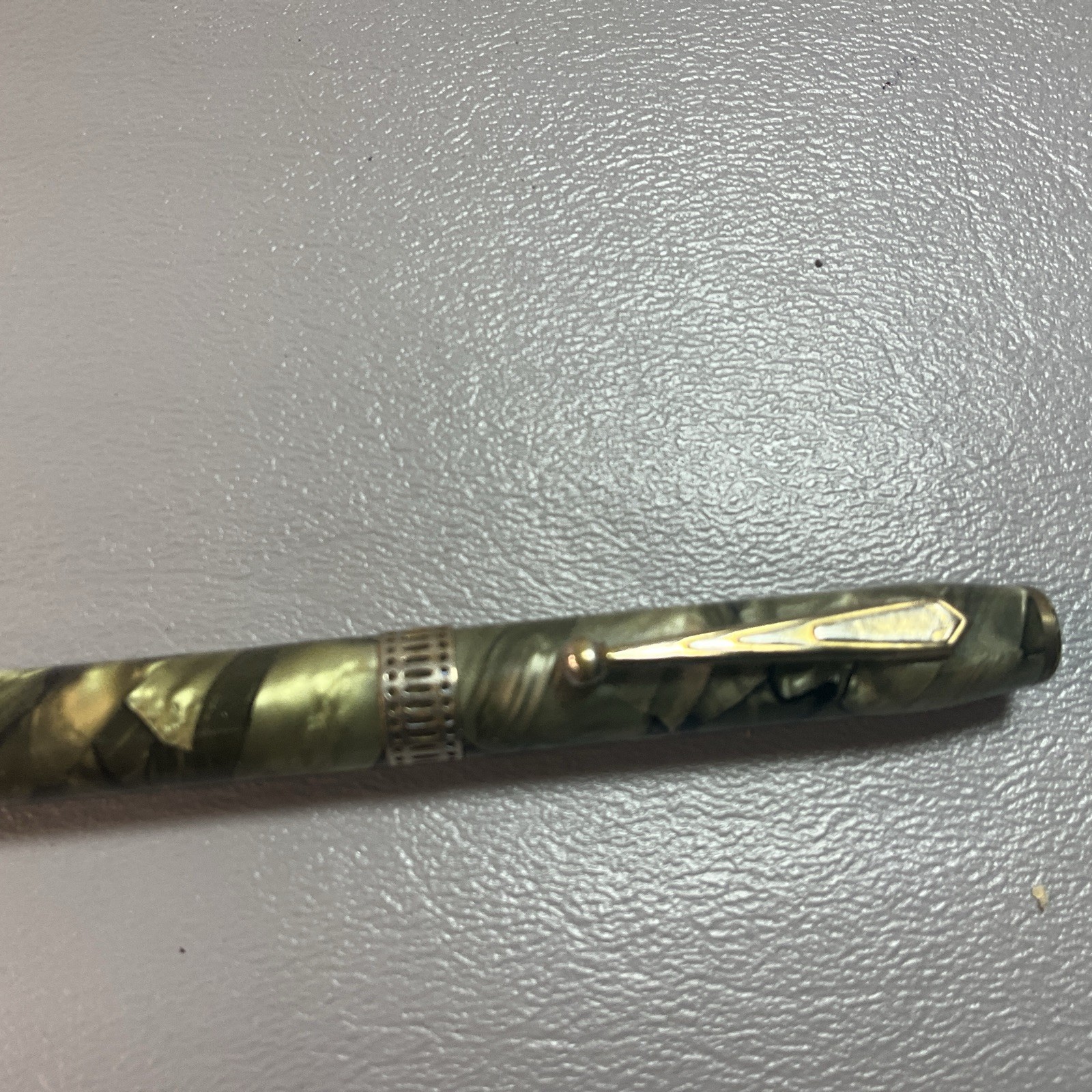 UNBRANDED MECHANICAL PENCIL, 5 IN. GREEN MARBLED INLAY WORKS. LAYERED CLIP(S1019