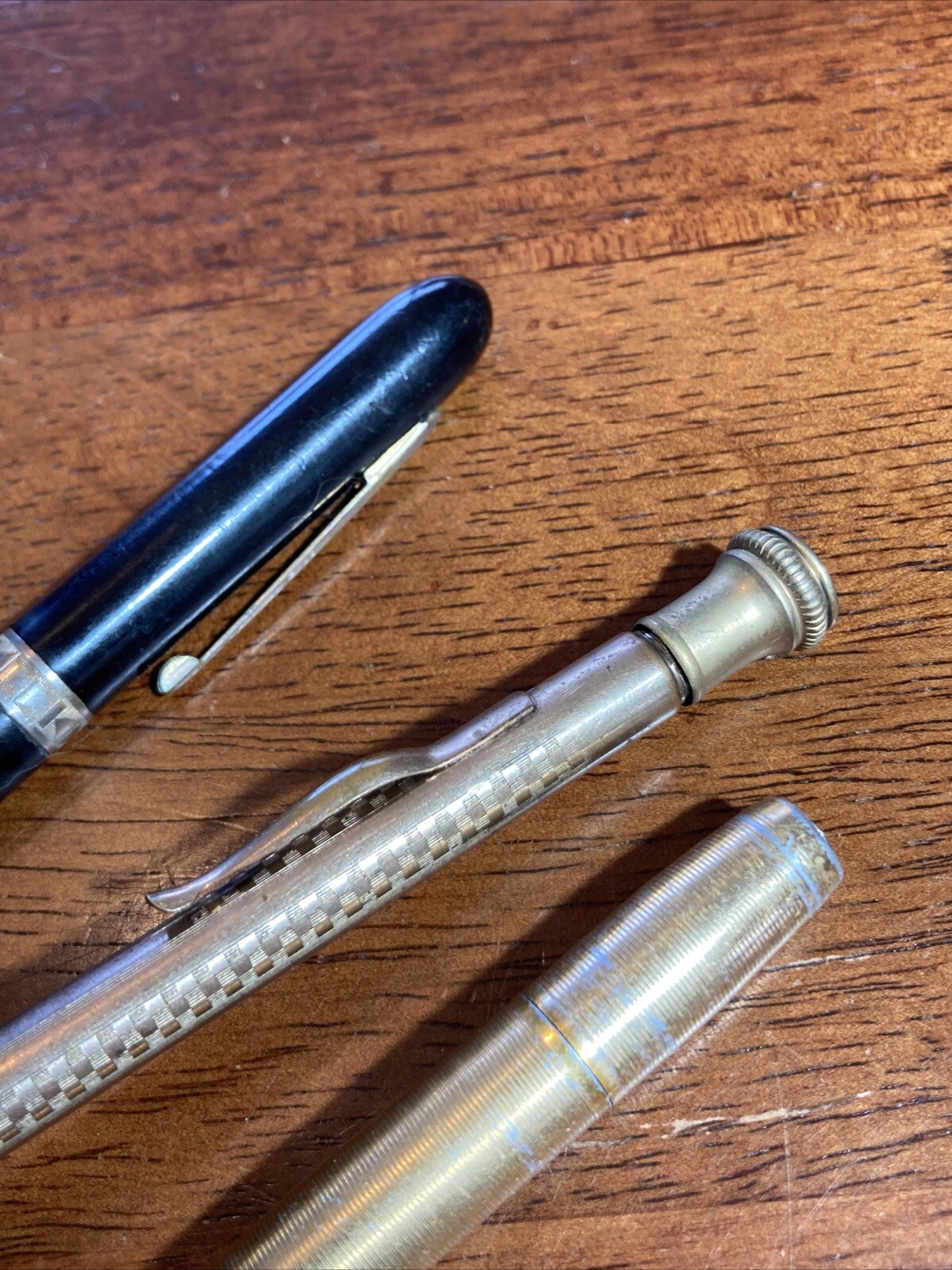 Estate Find Vintage lot of 3 Mechanical Pencils Majestic & 2 Gold Tone Pencils