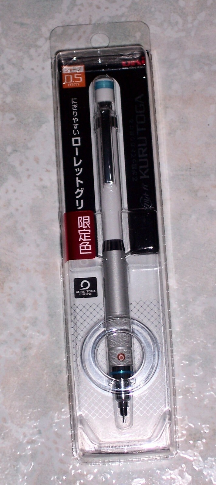 UNI KURU TOGA ROULETTE 0.5MM LIMITED EDITION PENCIL (WHITE/SILVER/LIGHT BLUE)