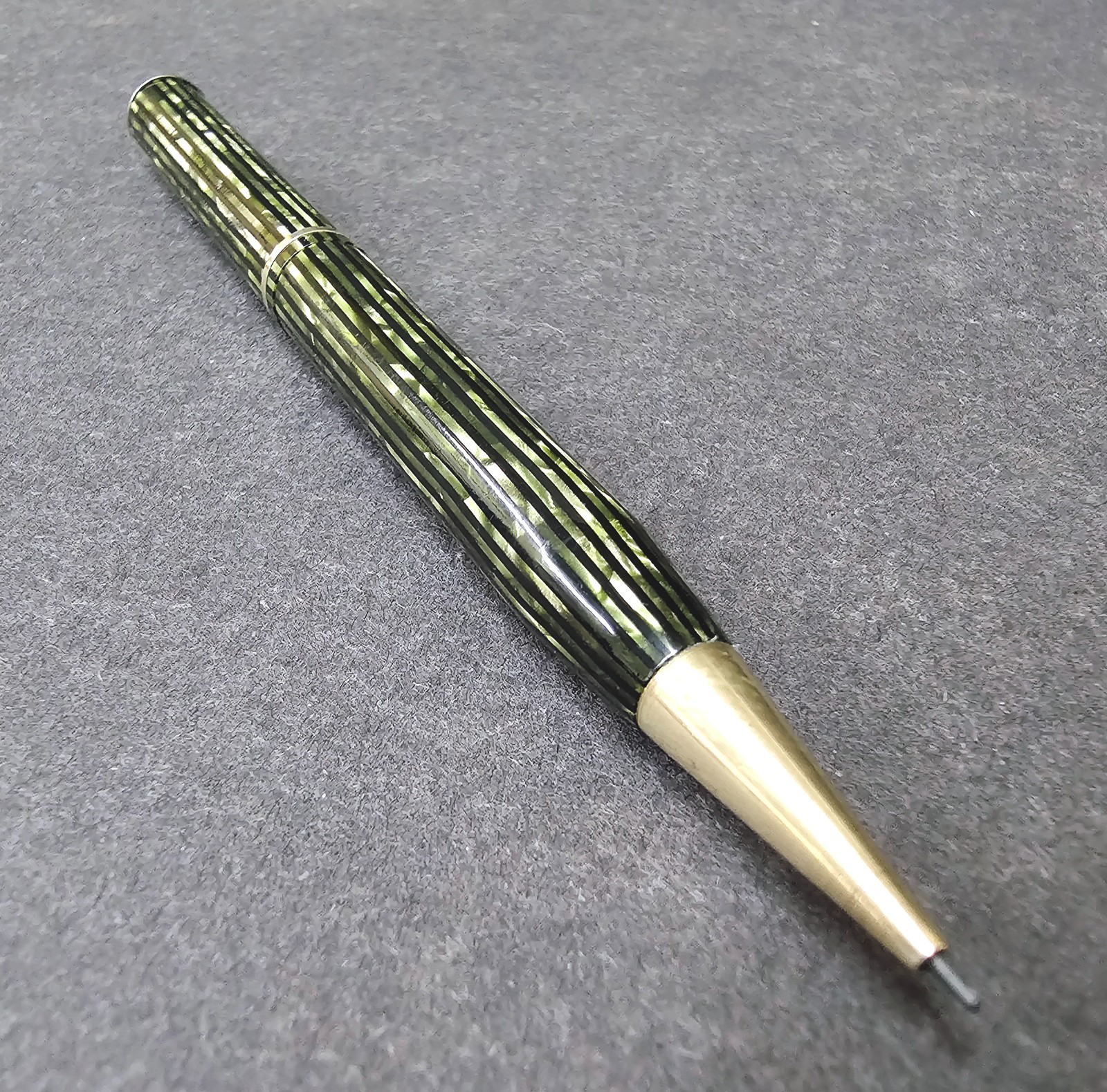 1940’s Venus Mechanical Pencil Striated Green Celluloid Works Smoothly VERY NICE