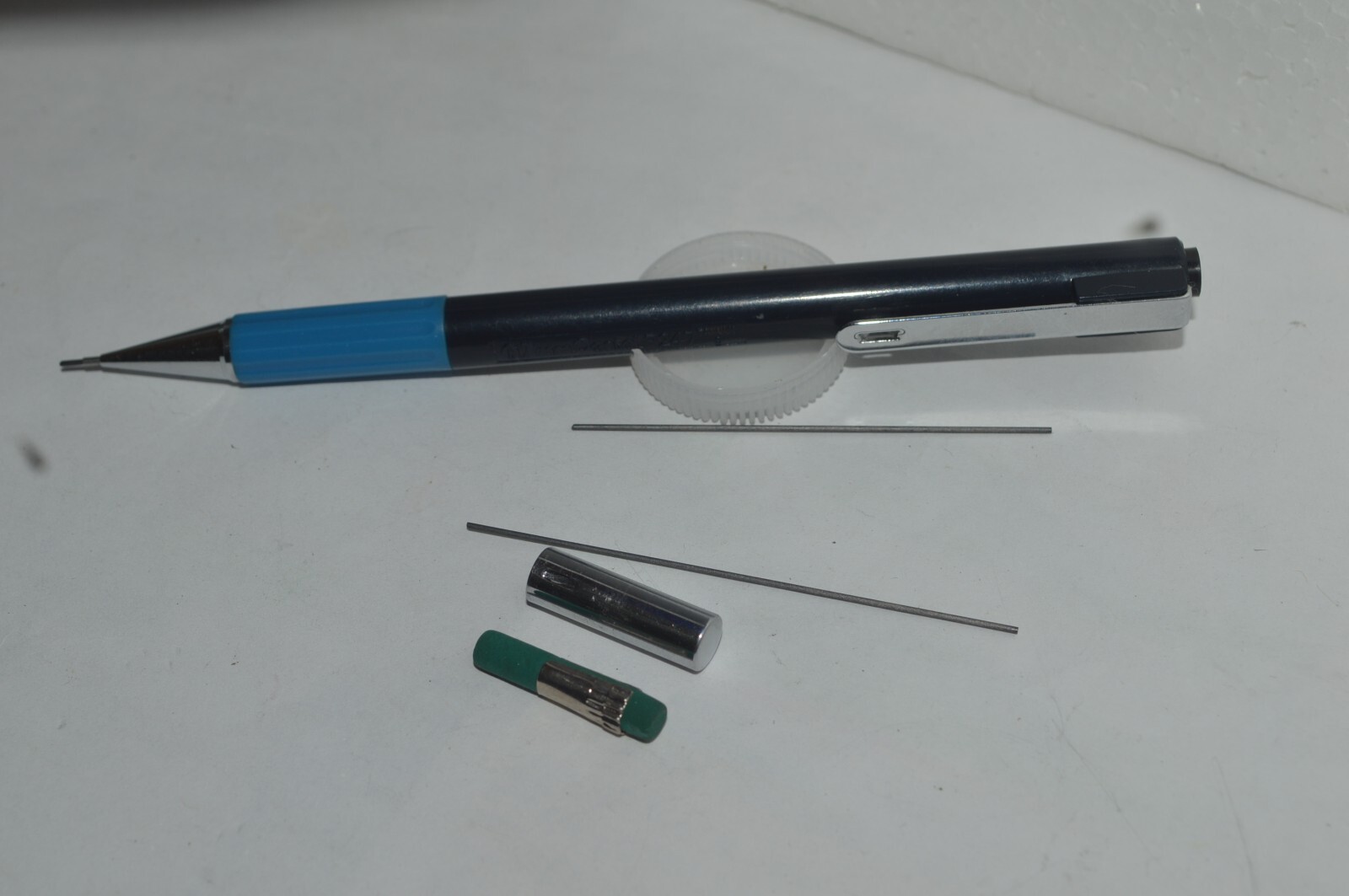 PENTEL P247 Bravo Automatic Pencil 0.7mm Black-Blue Taiwan Tested Retired 1990’s