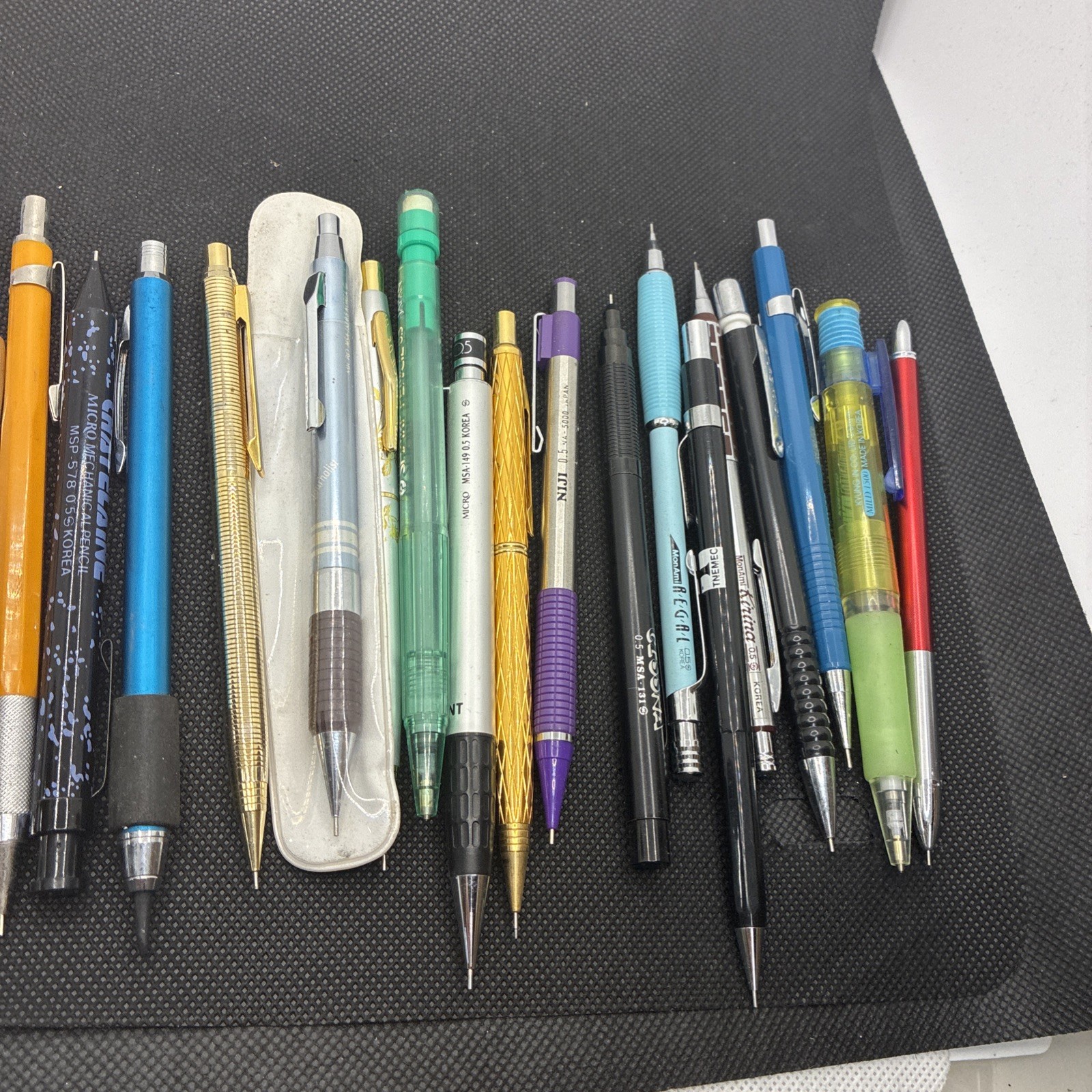 20 Mechanical Pencils Vintage Used Lot #118 LOCbbb