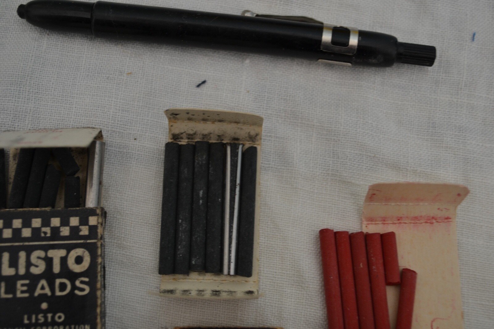 Vintage Listo Marker 162 and 3 Boxes of Leads