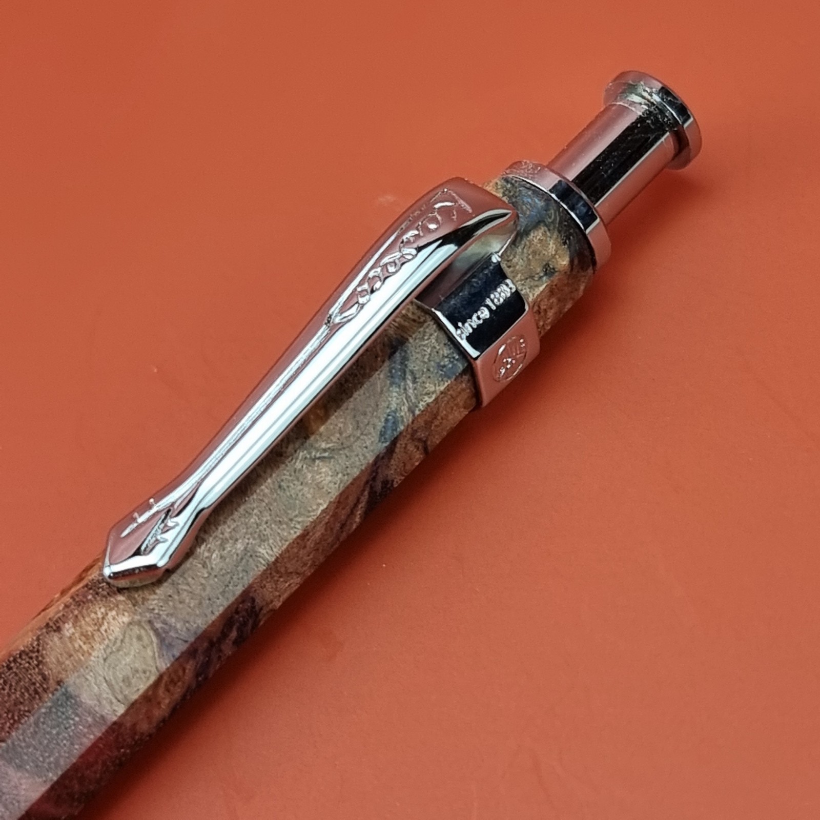 Hand Crafted Click Ballpointpen with Octagonal Wood Barrel